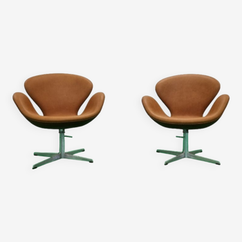 Paire de fauteuils Swan d'Arne Jacobsen pour Fritz Hansen