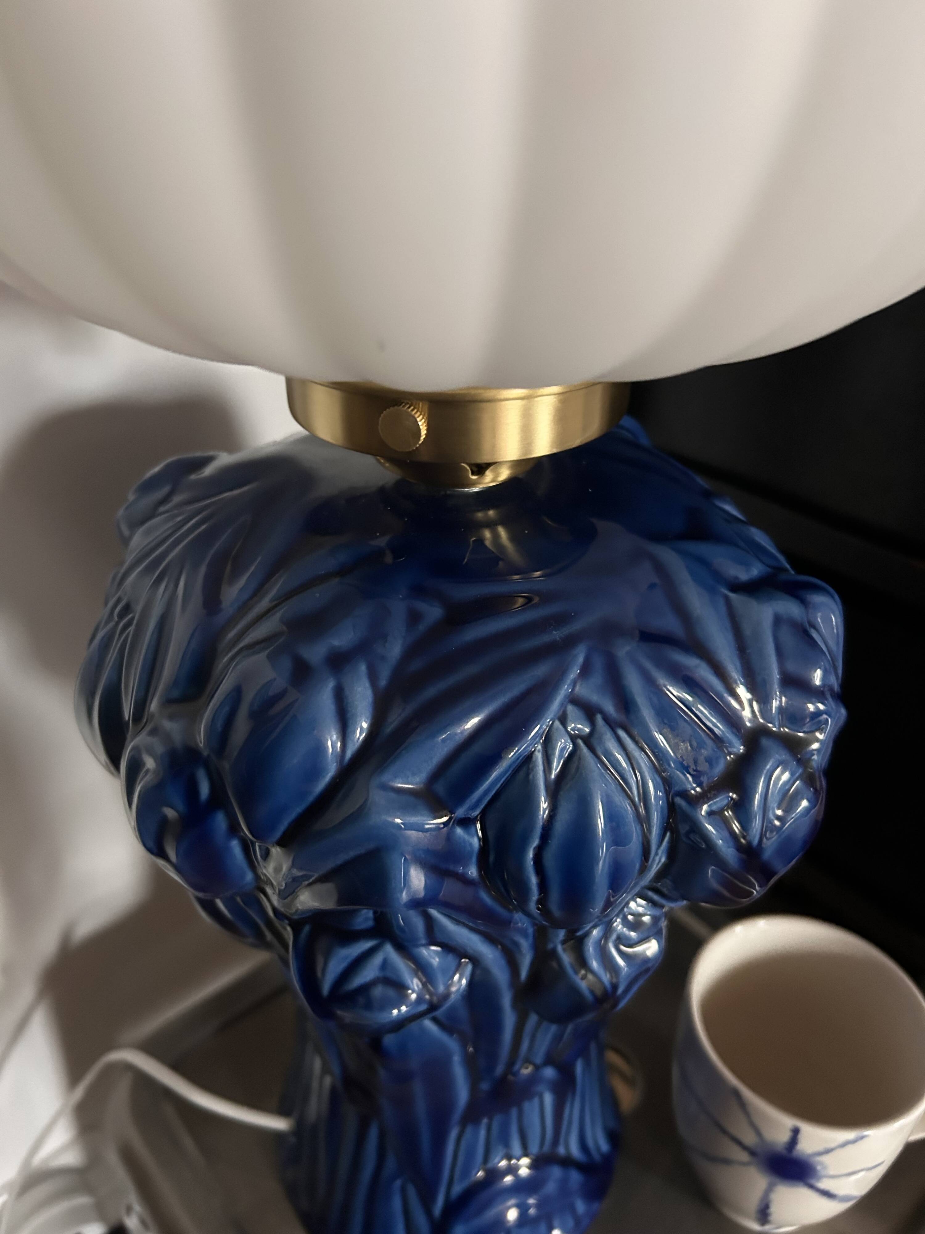 Vintage blue globe table lamp with white pleated globe