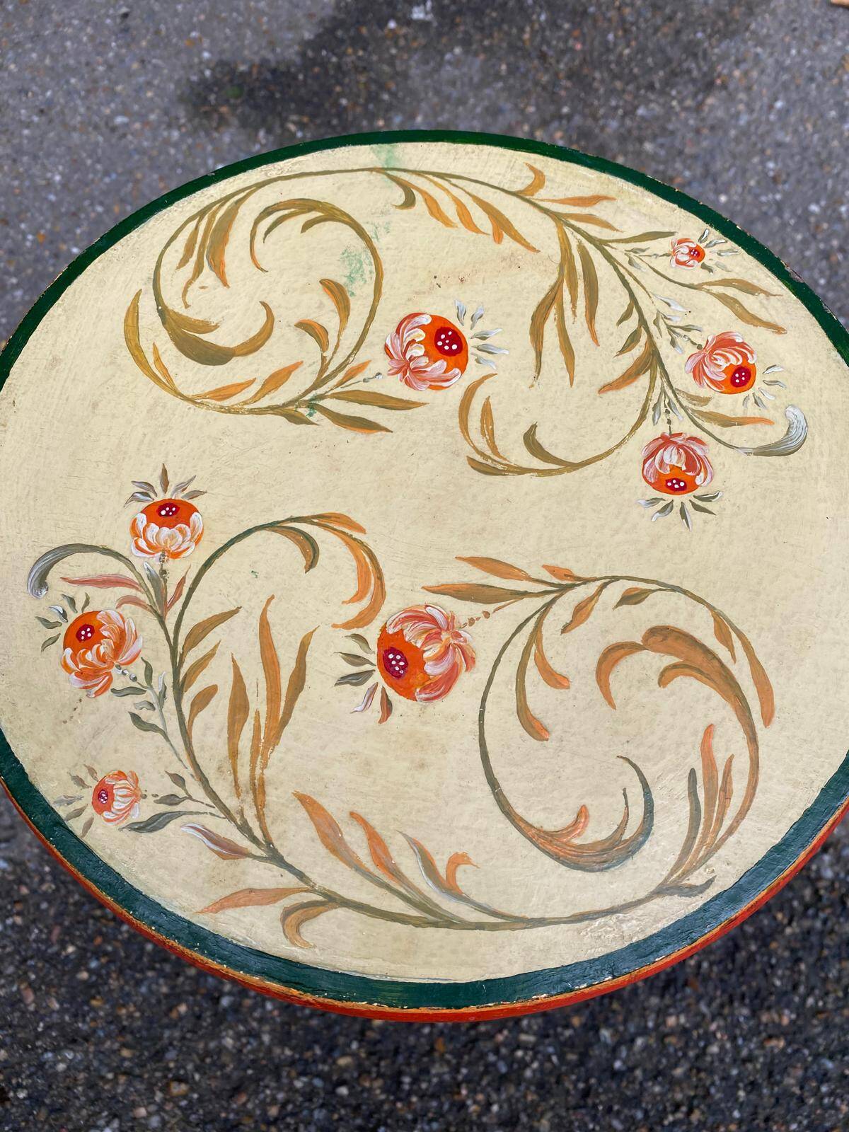 Asian tripod stool in solid wood, burgundy and beige flowers