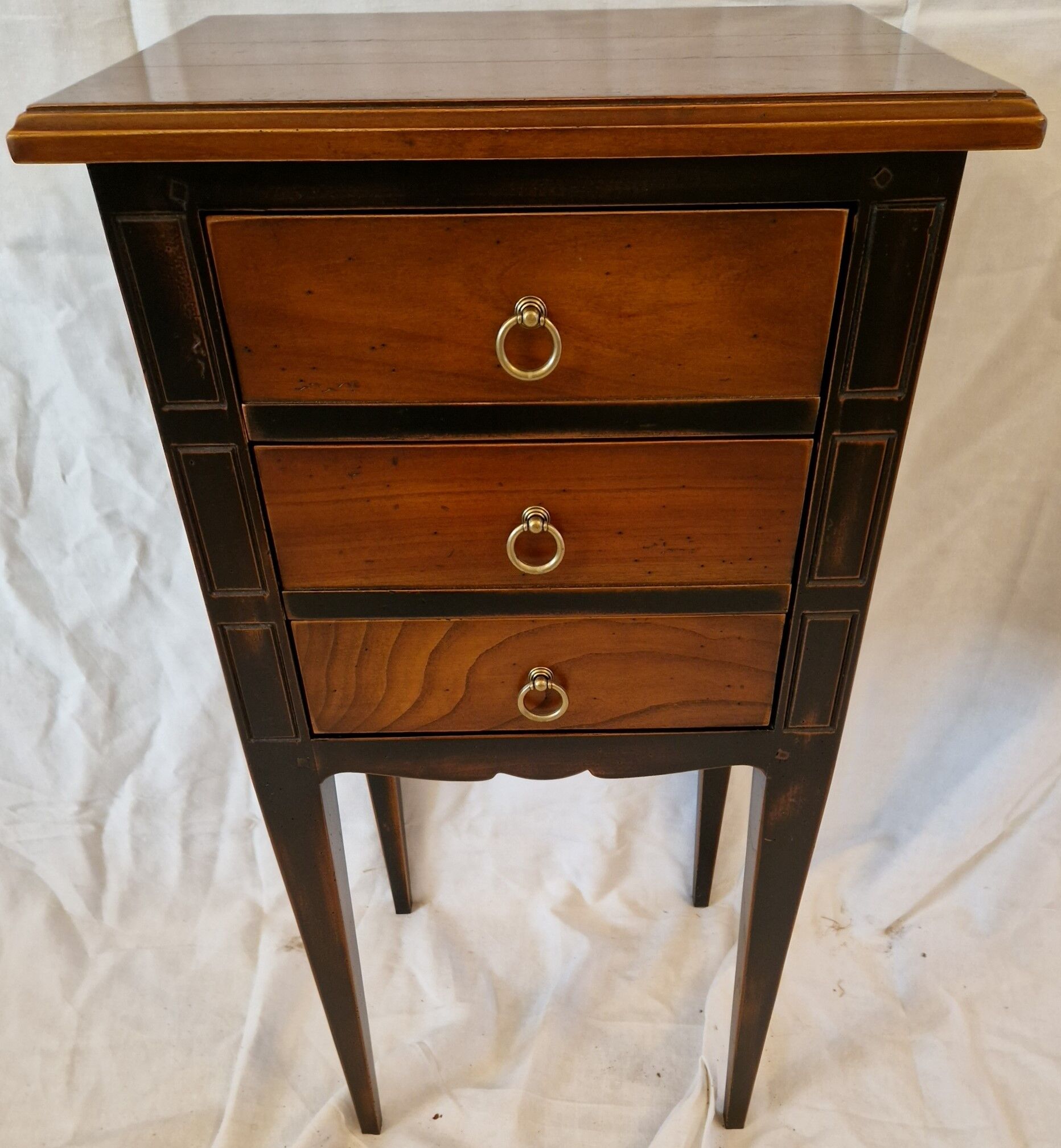 Meuble d’appoint Richelieu en bois – 3 tiroirs – finition bicolore