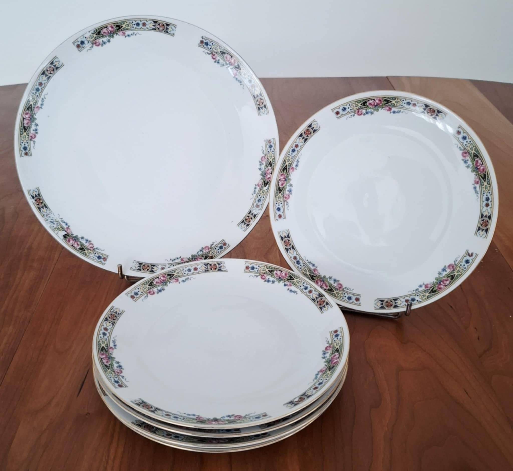 A Bavarian Porcelain Dessert Service