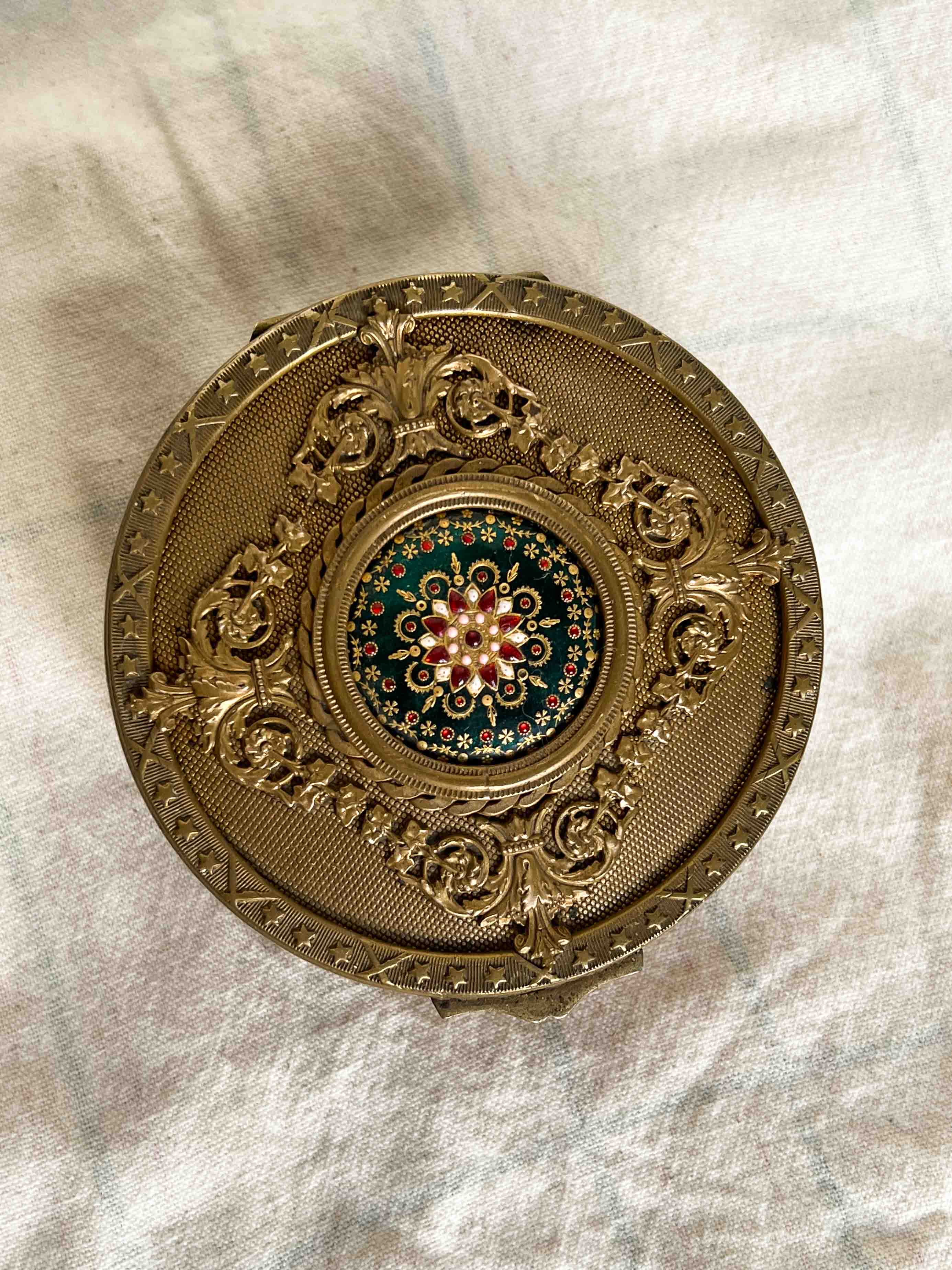 Round brass jewelry box