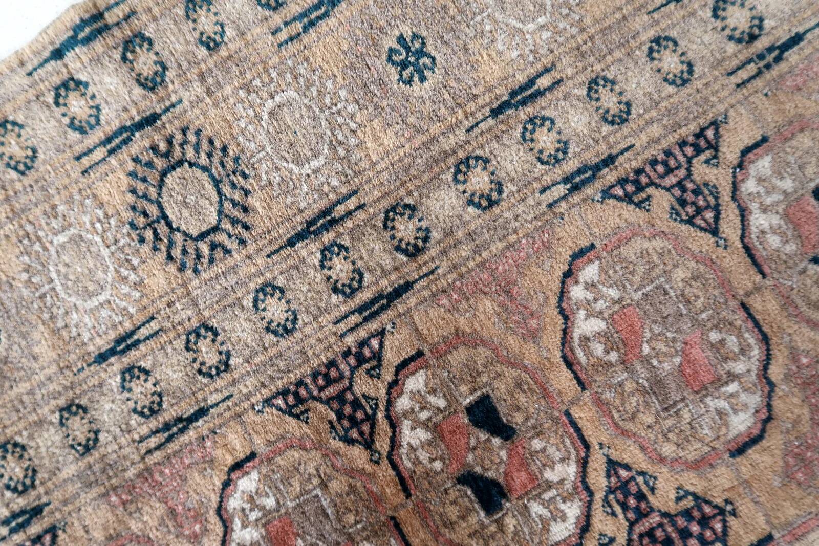 Handmade vintage Afghan Baluch rug 126cm x 199cm 1960s - 1C1172