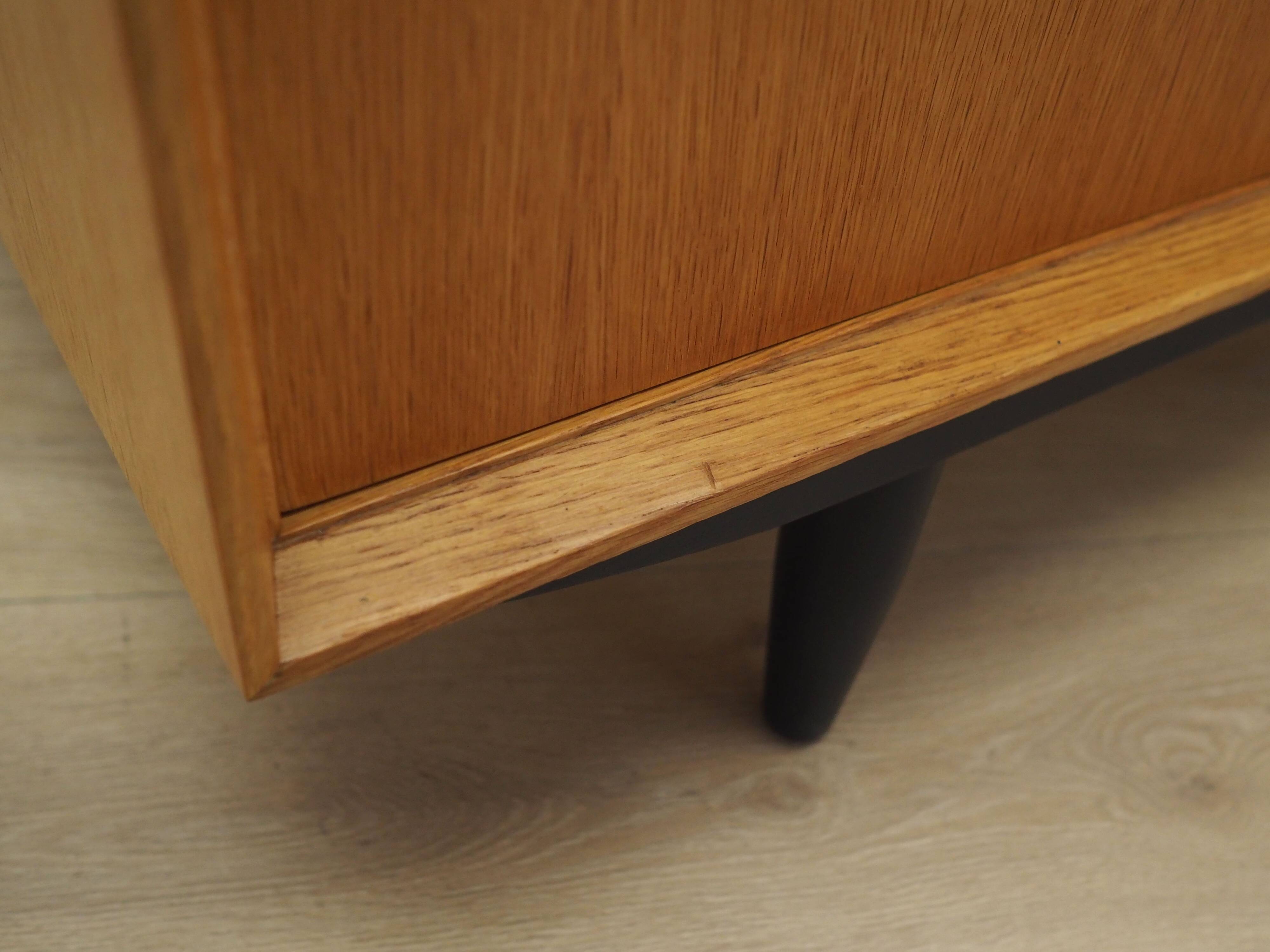 Buffet en frêne, design suédois, années 1970, production : Suède