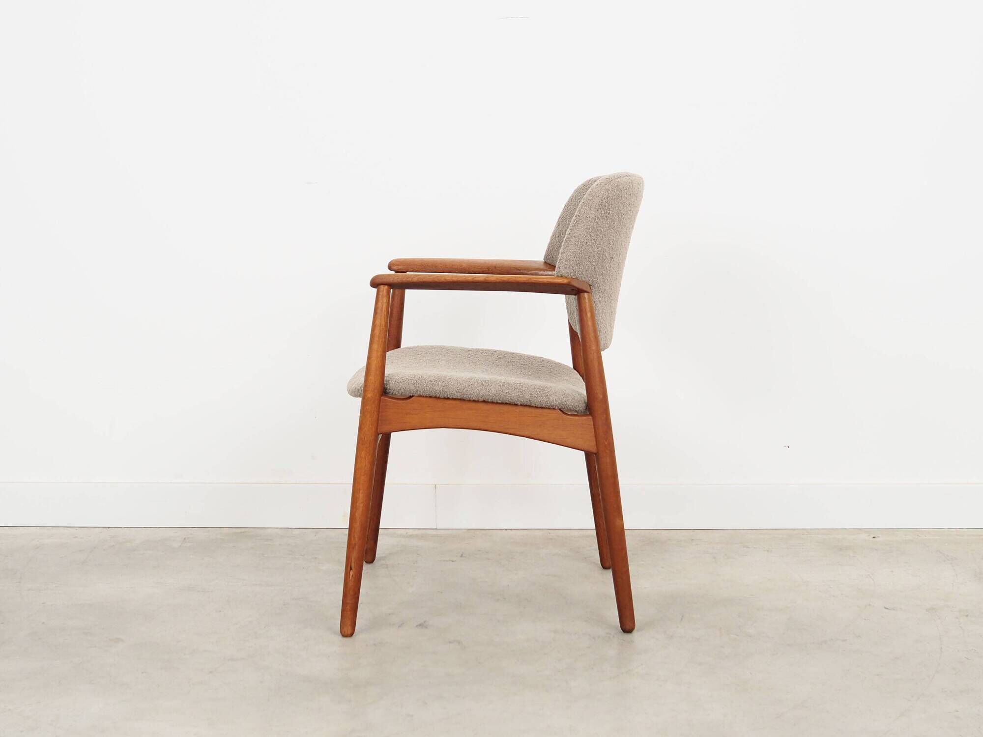 Oak armchair, designer: Ejner Larsen & Aksel Bender Madsen for Fritz Hansen