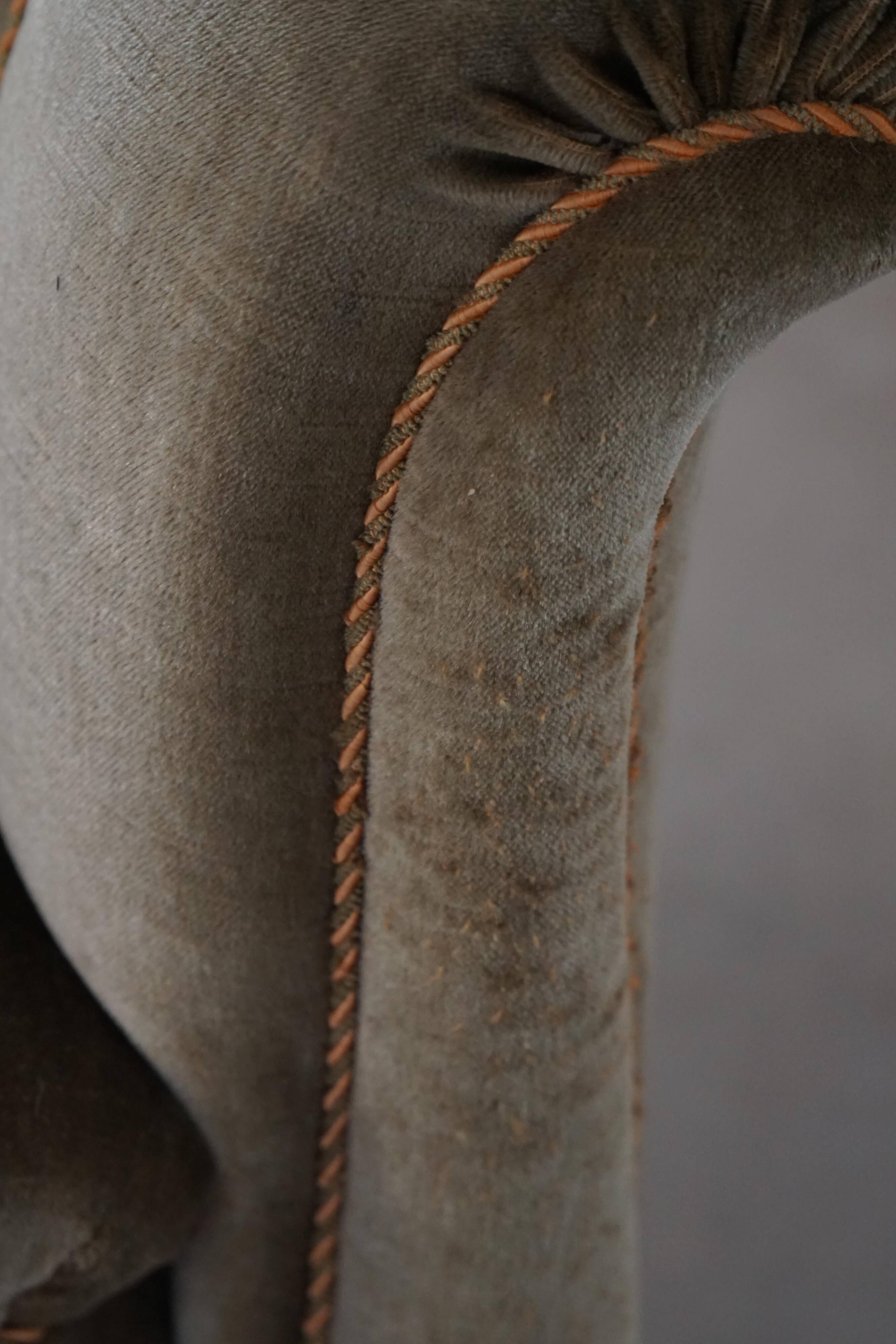 Mid-20th century, pair of Danish shell lounge chairs in green velvet, 1940s.