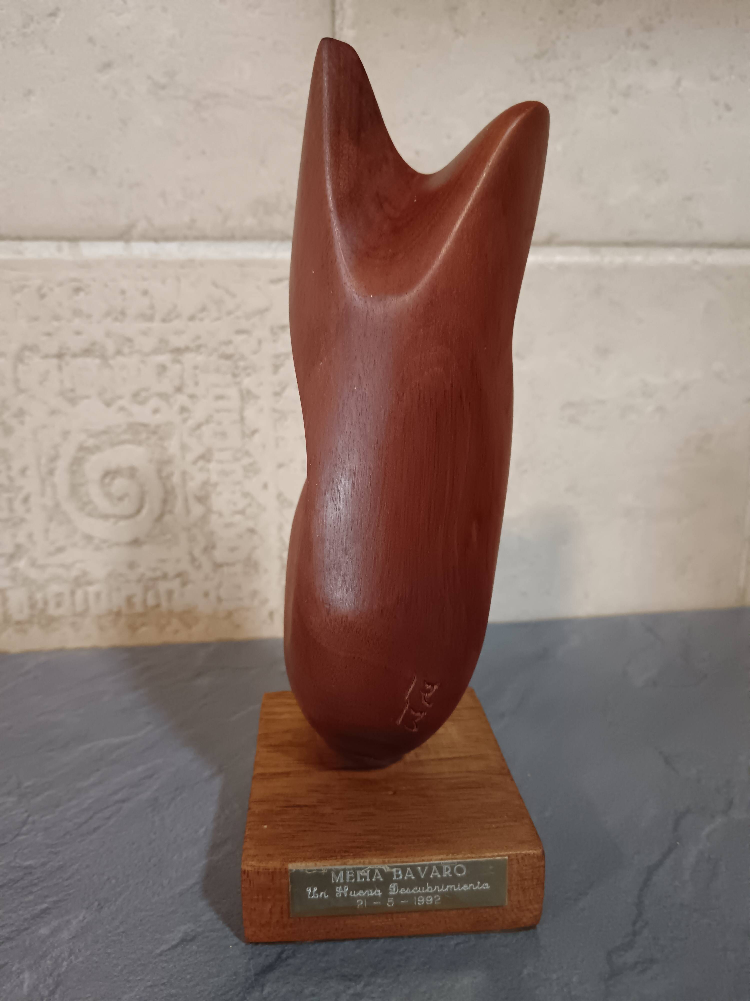 Scandinavian dove in carved teak wood, signed NM, circa 1960.