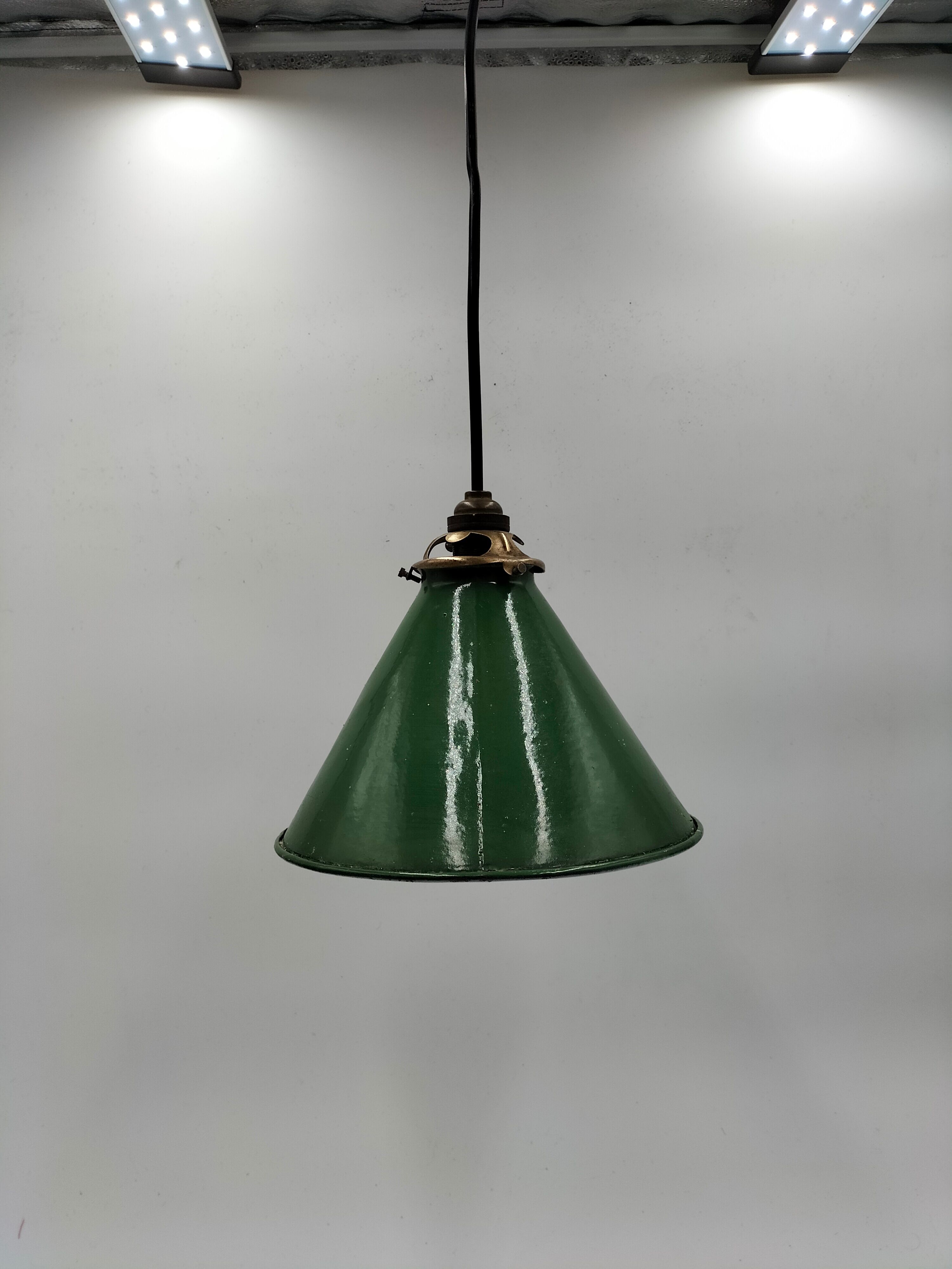 Old enamelled sheet metal lamp