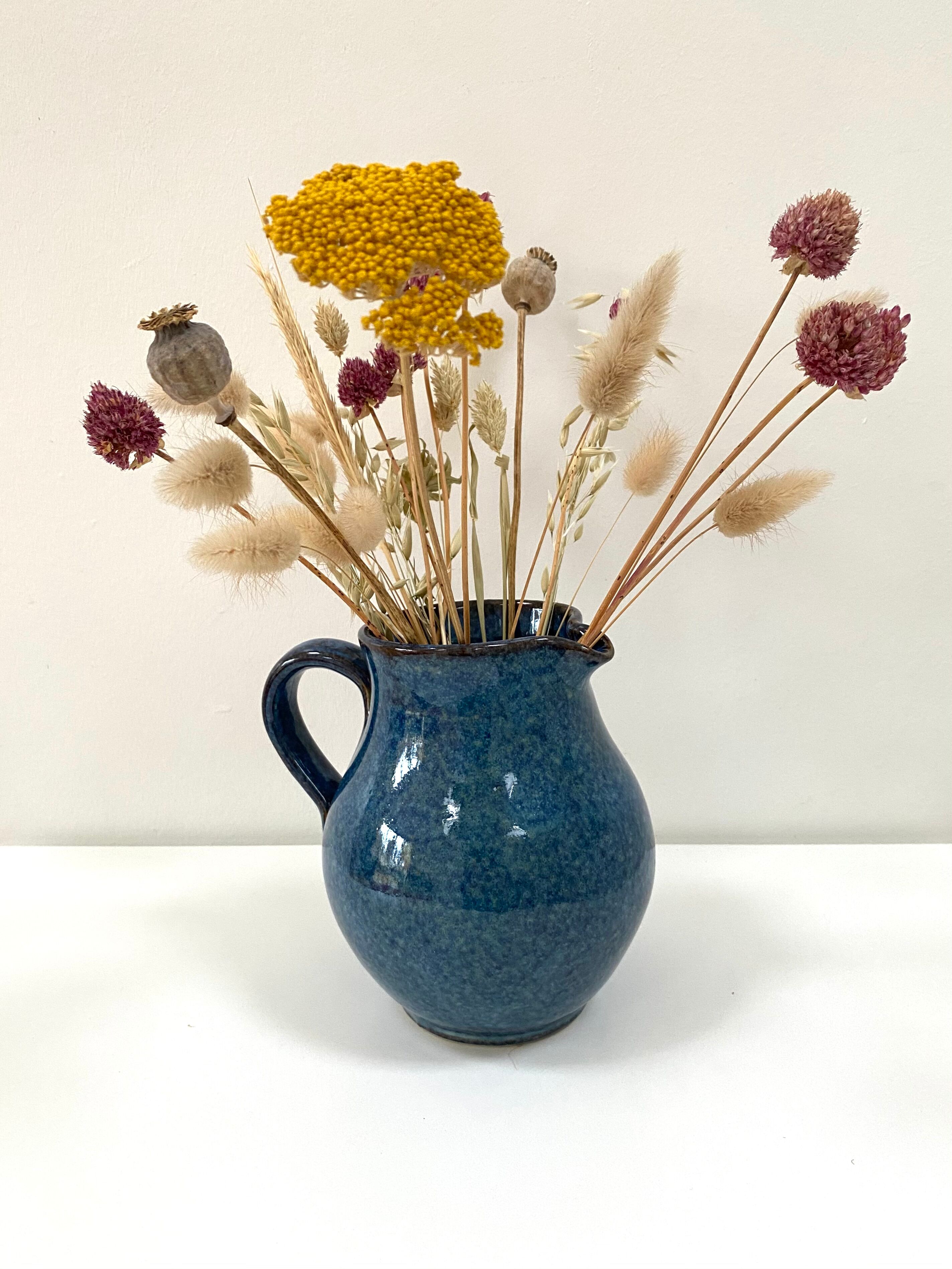 Pichet vase en grès bleu des Manufactures Normand