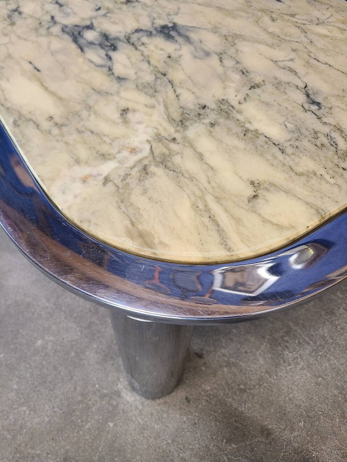 Italian design coffee table from the 70s, marble and chrome