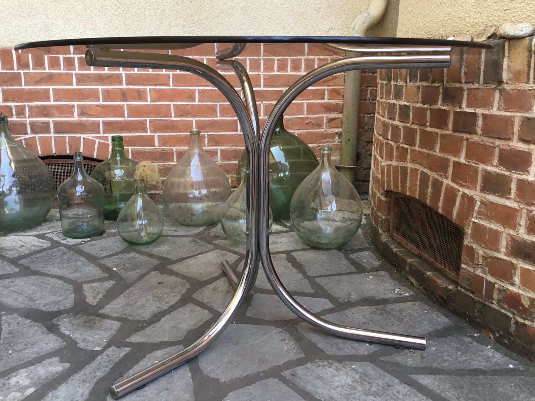 Dining roundtable, 1970
