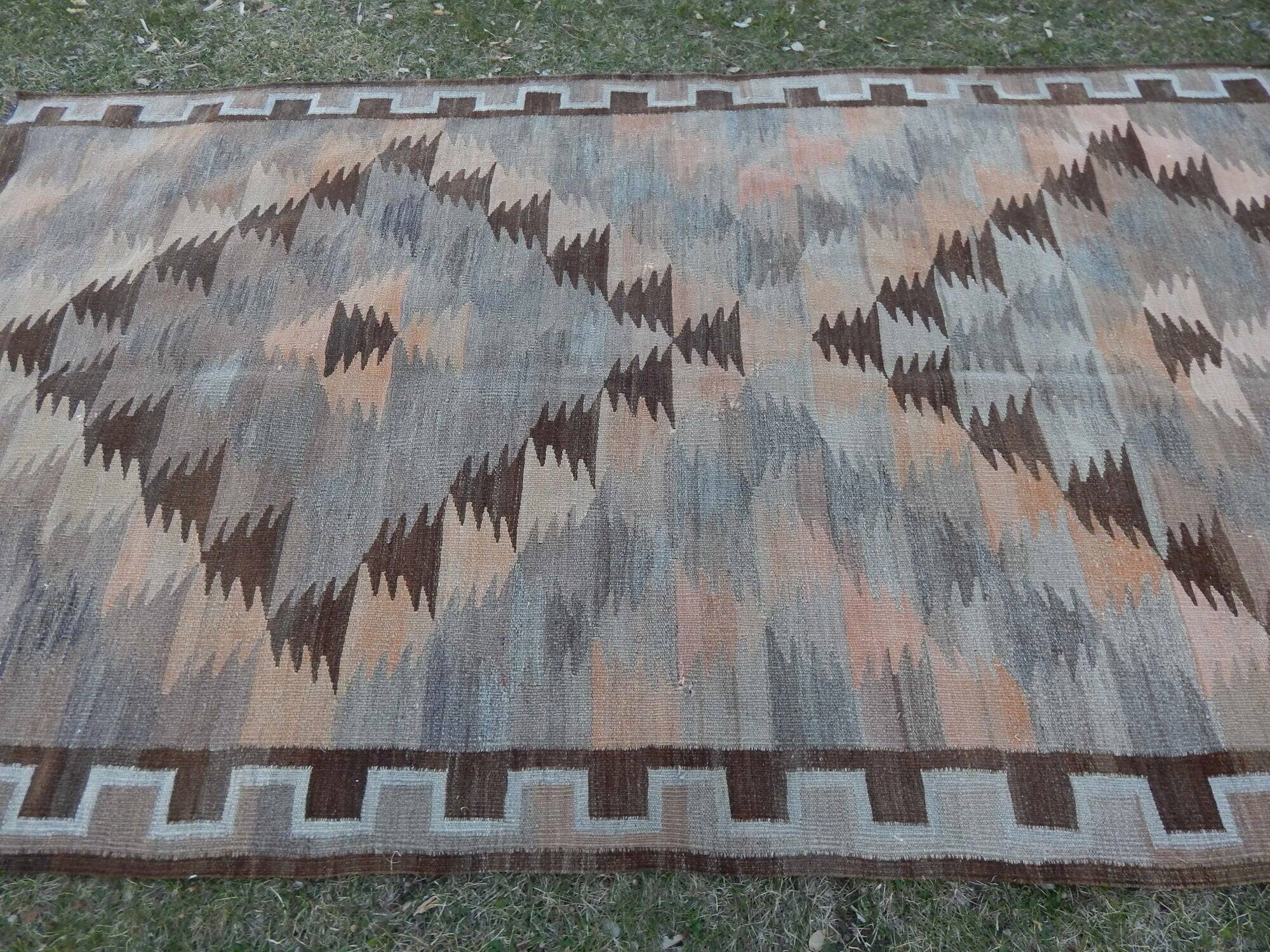 Vintage Turkish kilim handwoven 142x284 cm