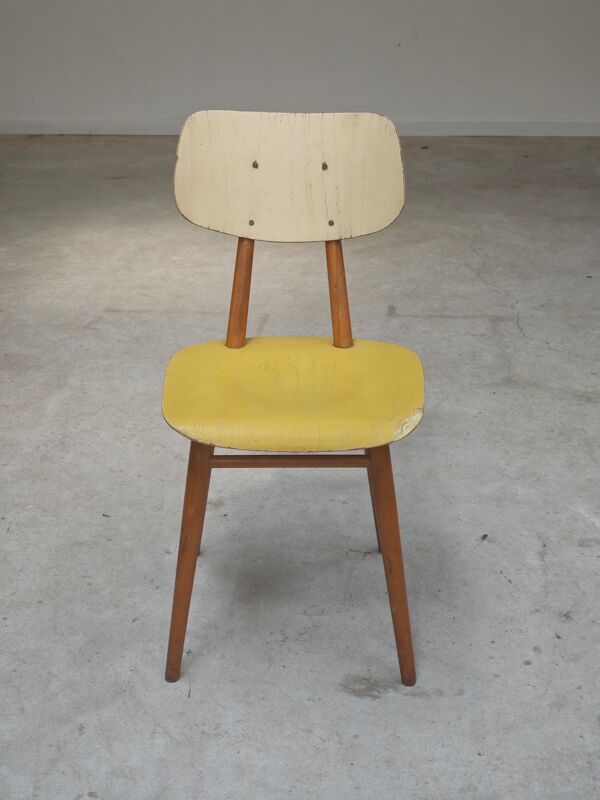 Chaise bois jaune TON Bystrice (Thonet) 1970