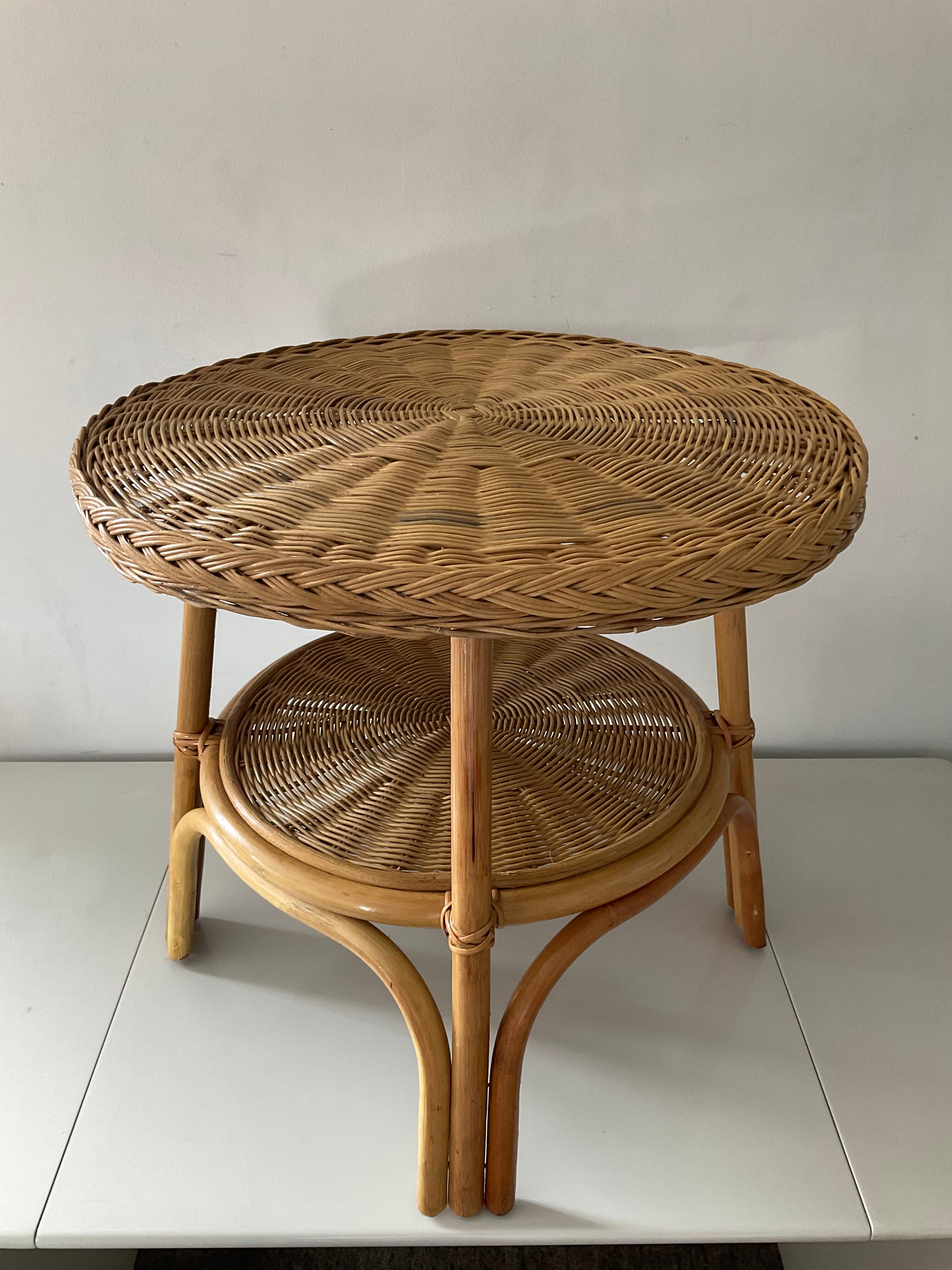 Vintage round coffee table in rattan and wicker