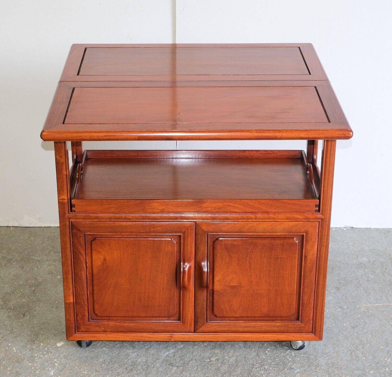 Buffet chinois en bois dur avec plateau, étage unique et roulettes