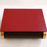 Cigarette box with wooden sliding curtain