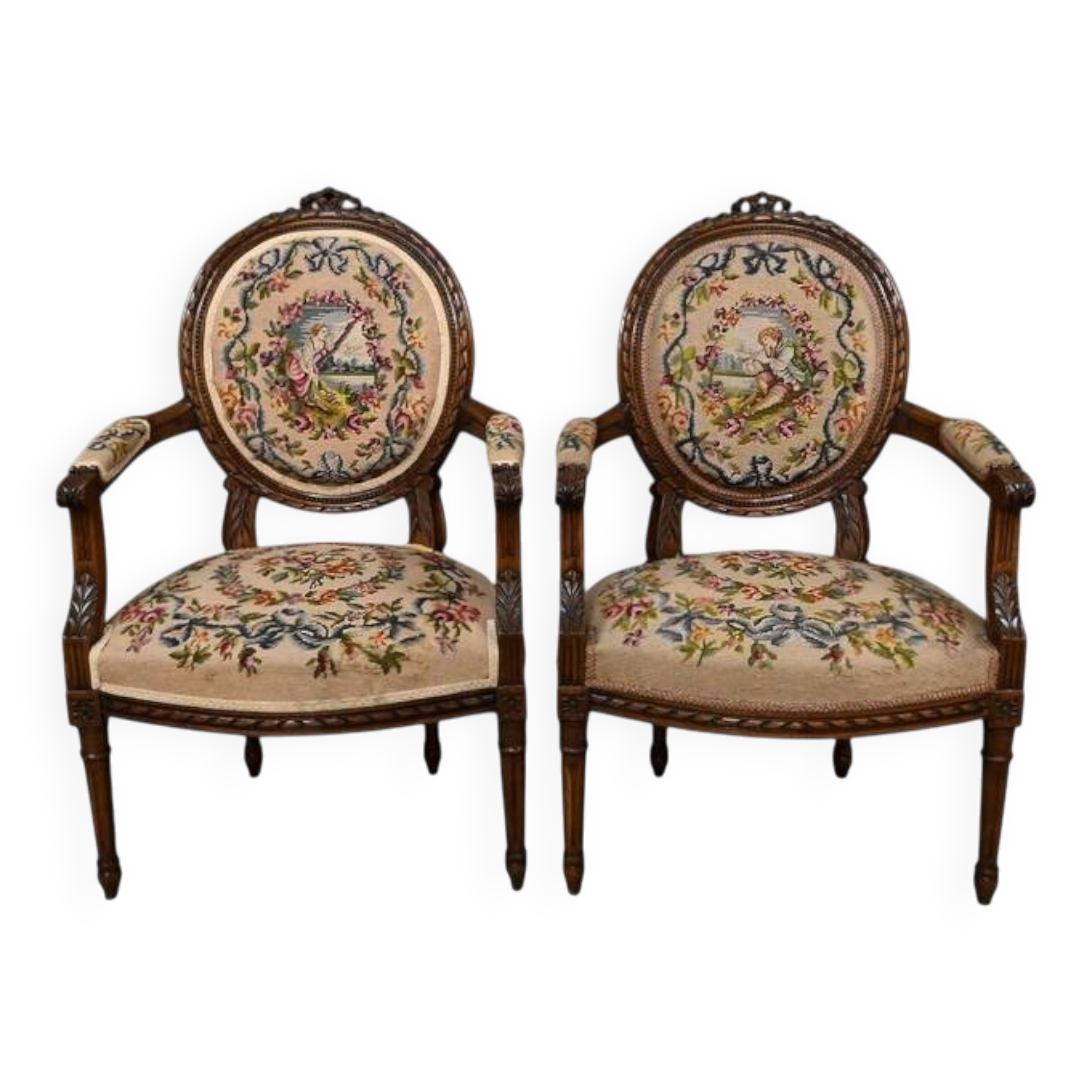 Paire de fauteuils en hêtre, style Louis XVI – début XXe