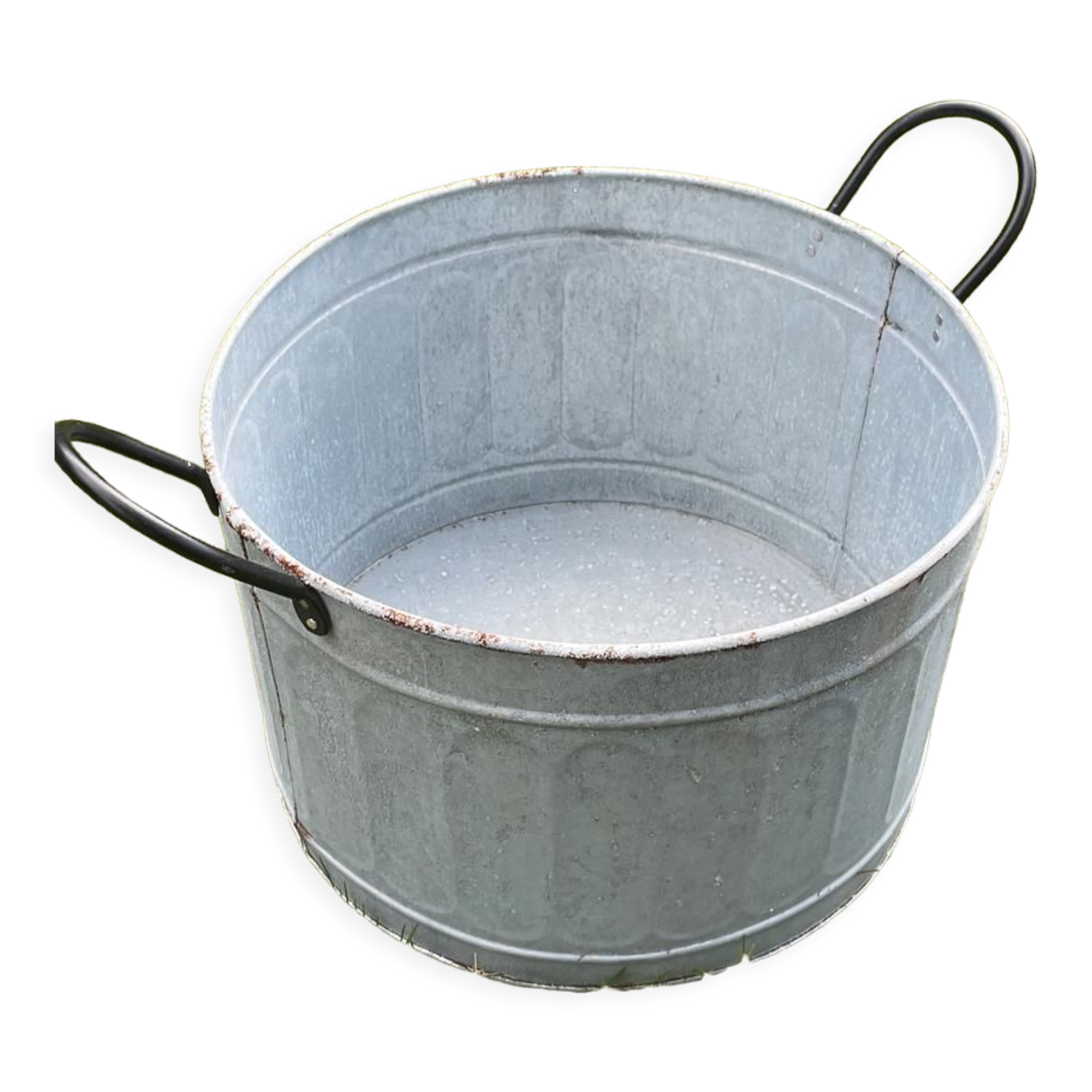 Round planter basin in vintage zinc