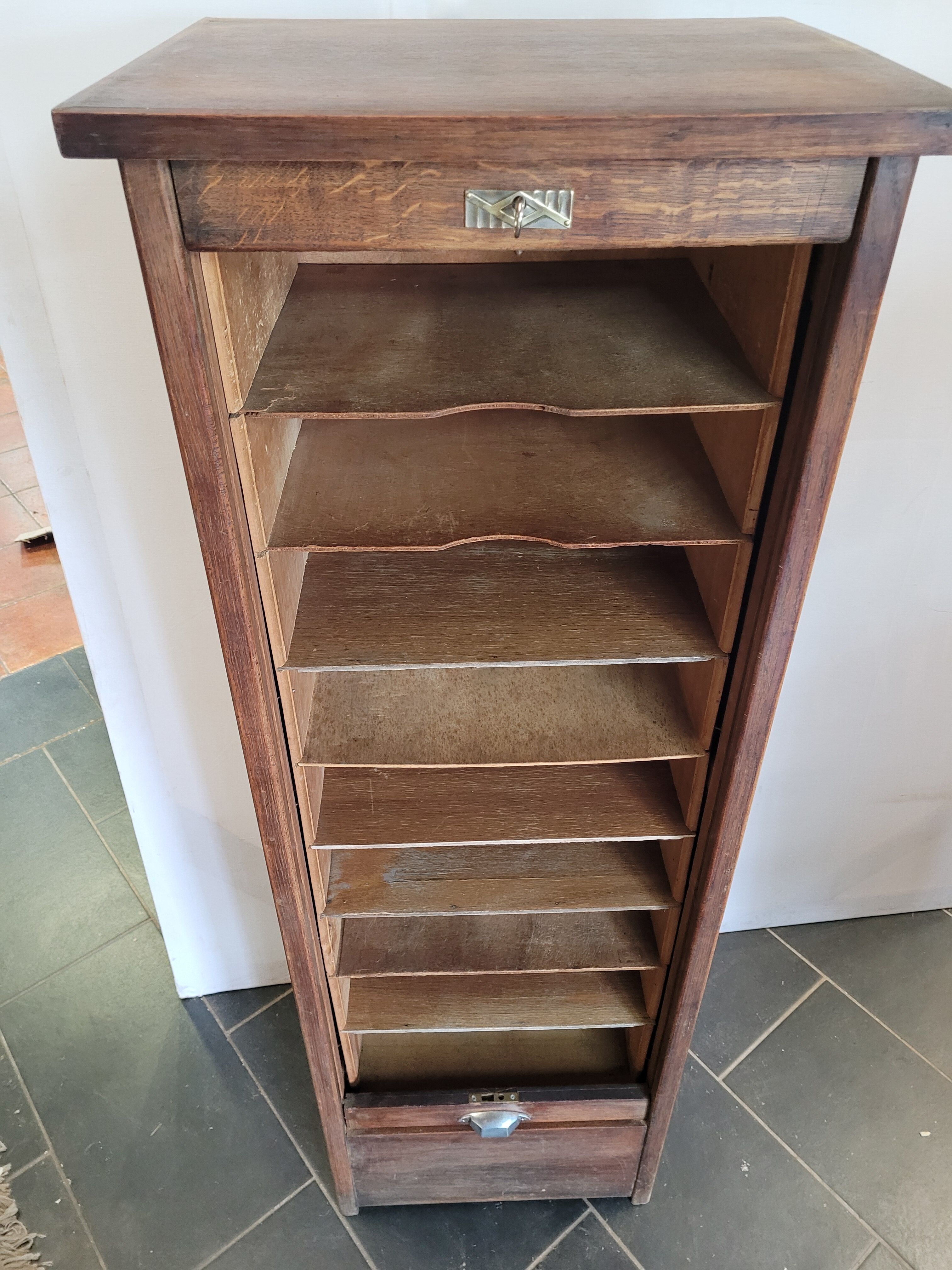 Old oak curtain binder