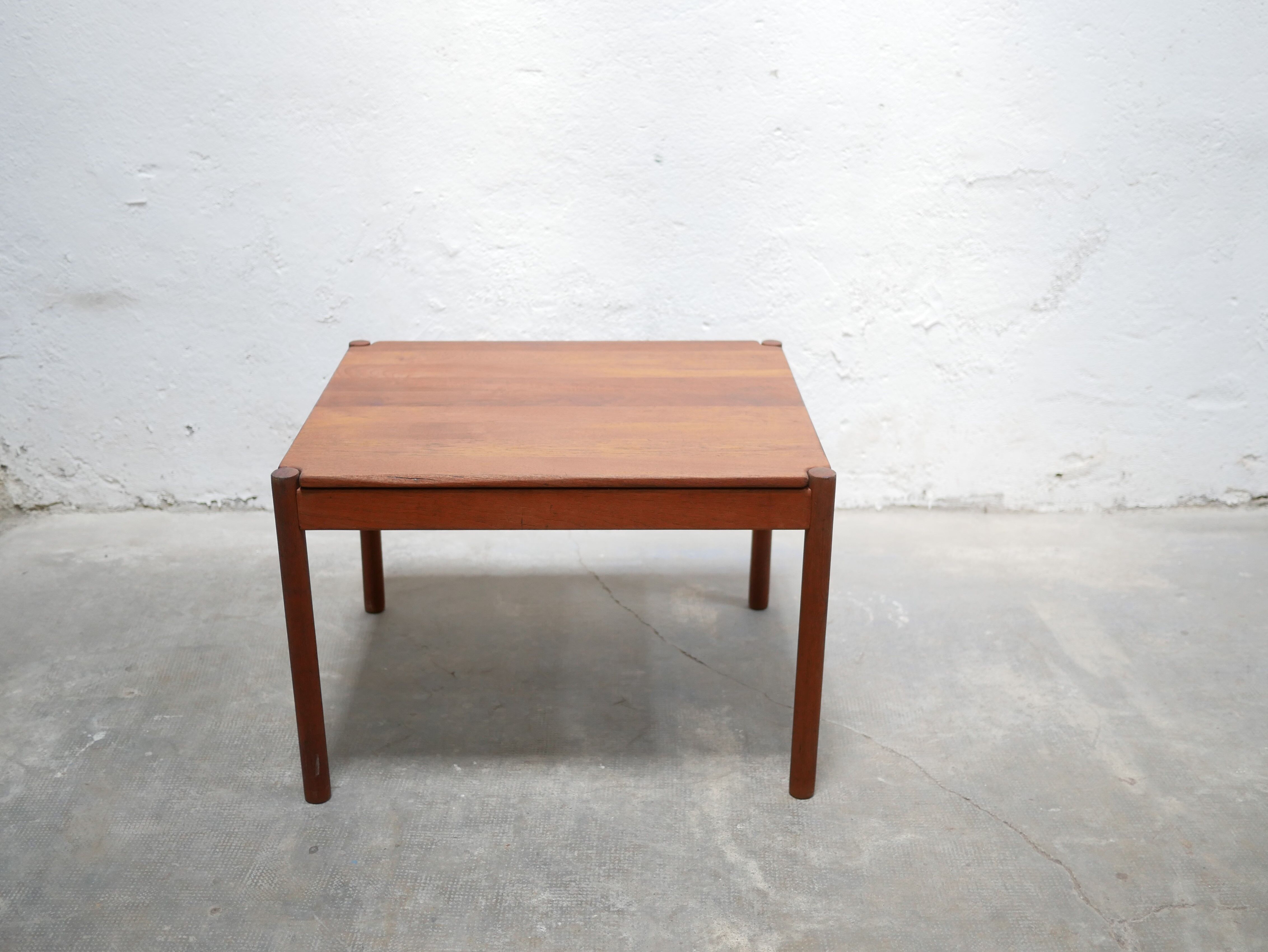 Danish coffee table in vintage teak edited by Magnus Olesen
