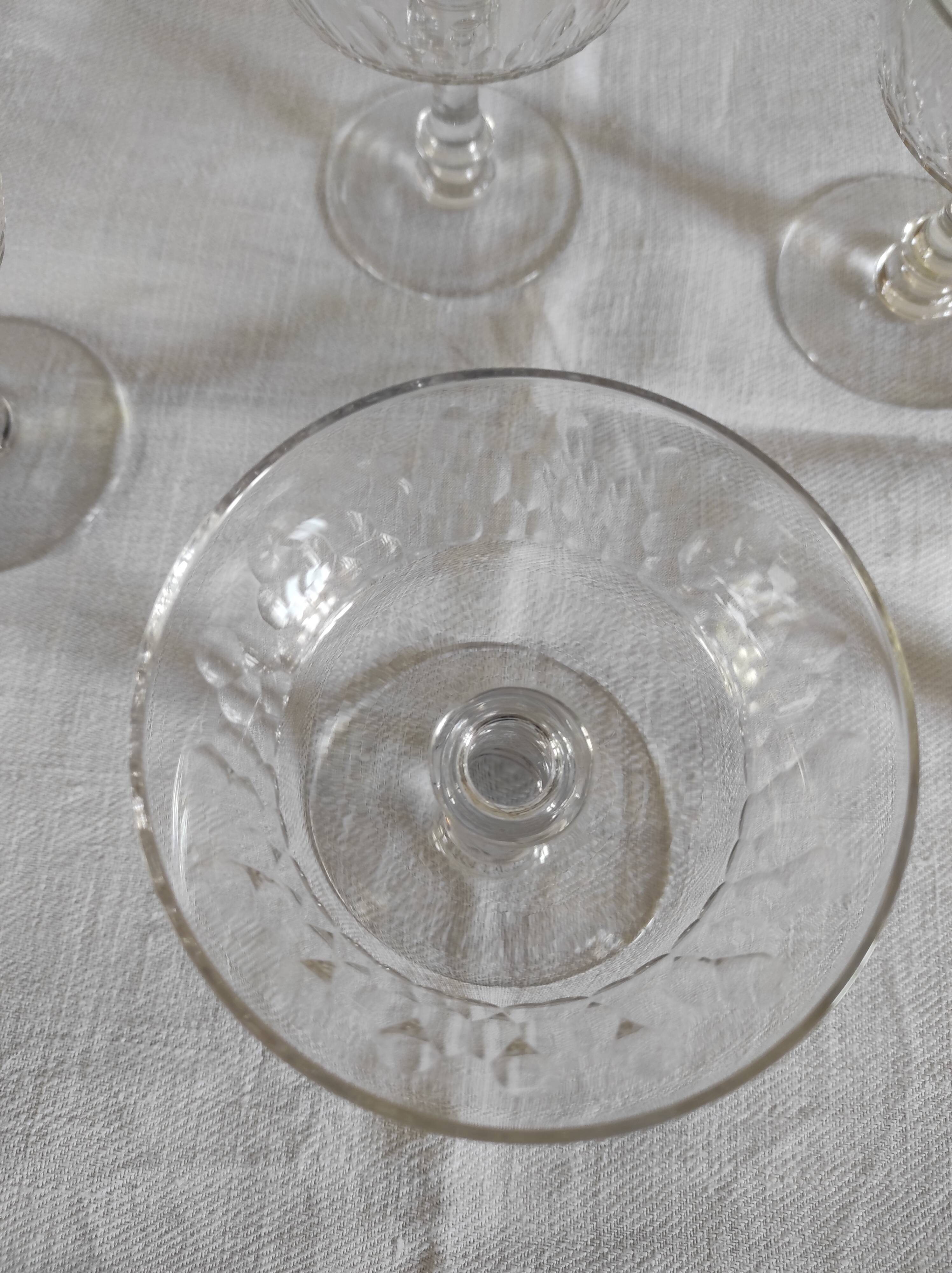 8 glasses of Baccarat Richelieu crystal champagne