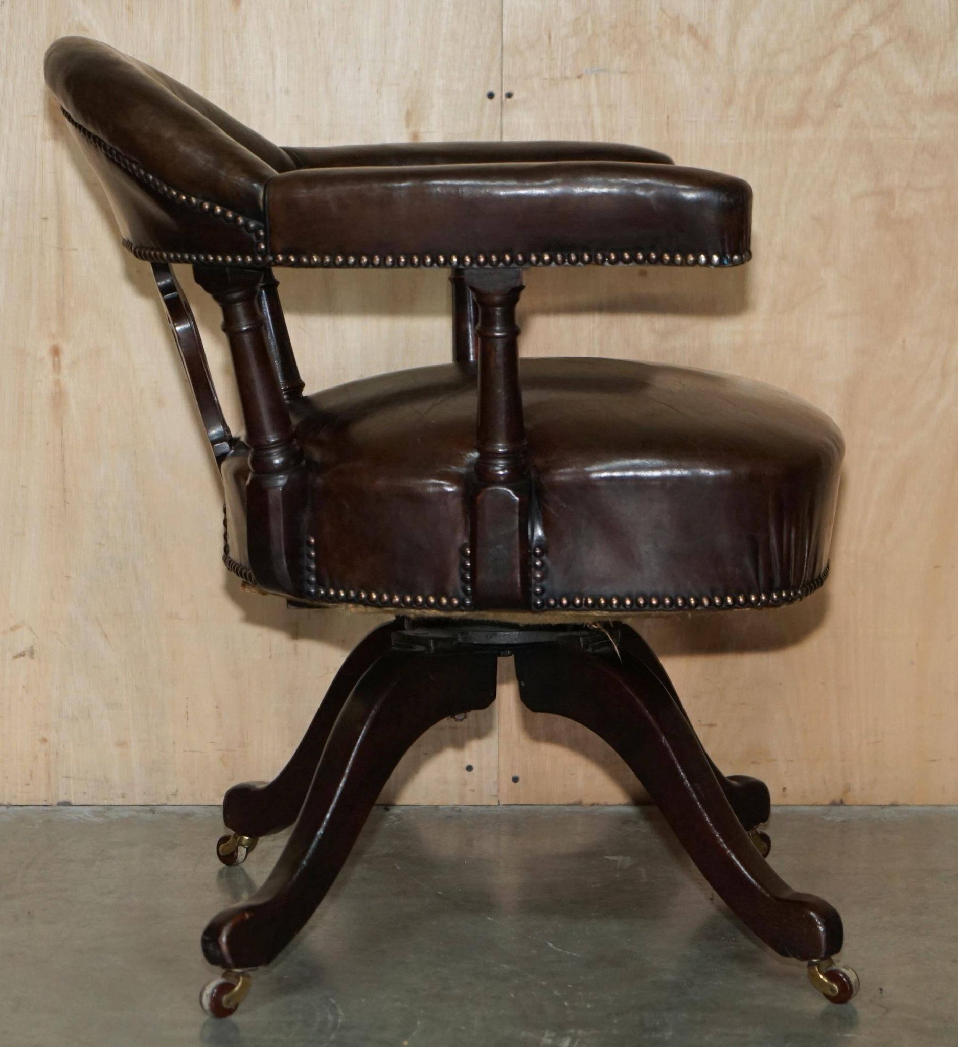 Fauteuil capitaine victorien antique cuir
