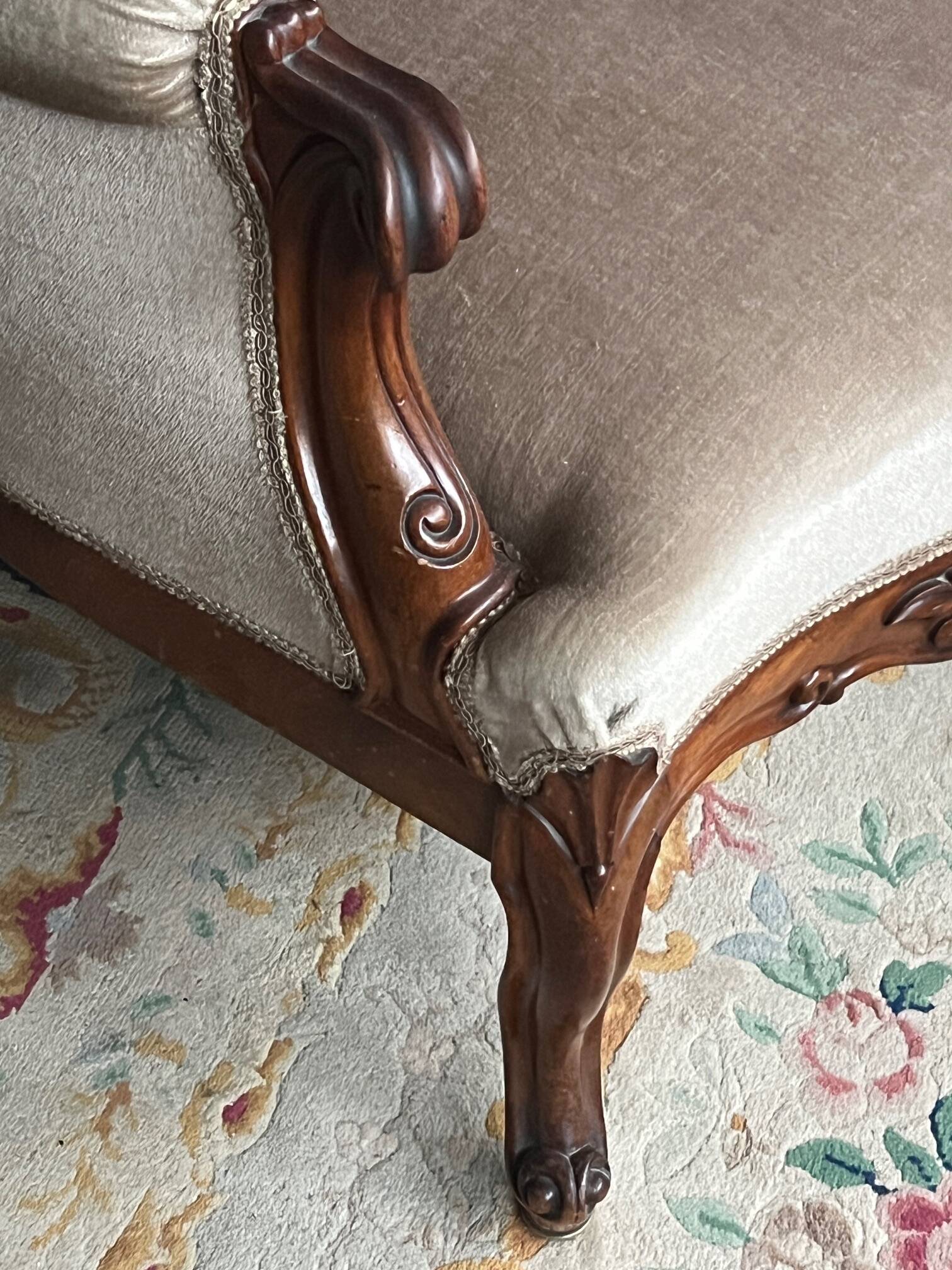 Victorian armchair. Mahogany.