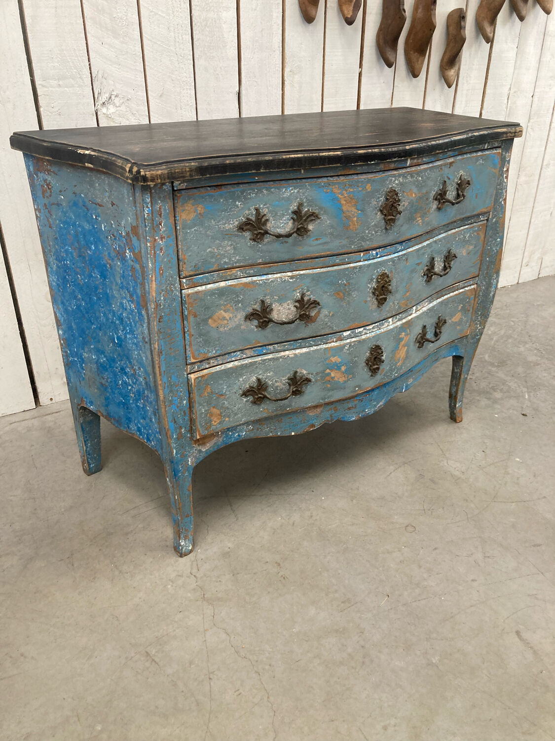 Ancienne commode bleu