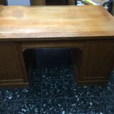 Bureau ancien d‘administration en cêne
