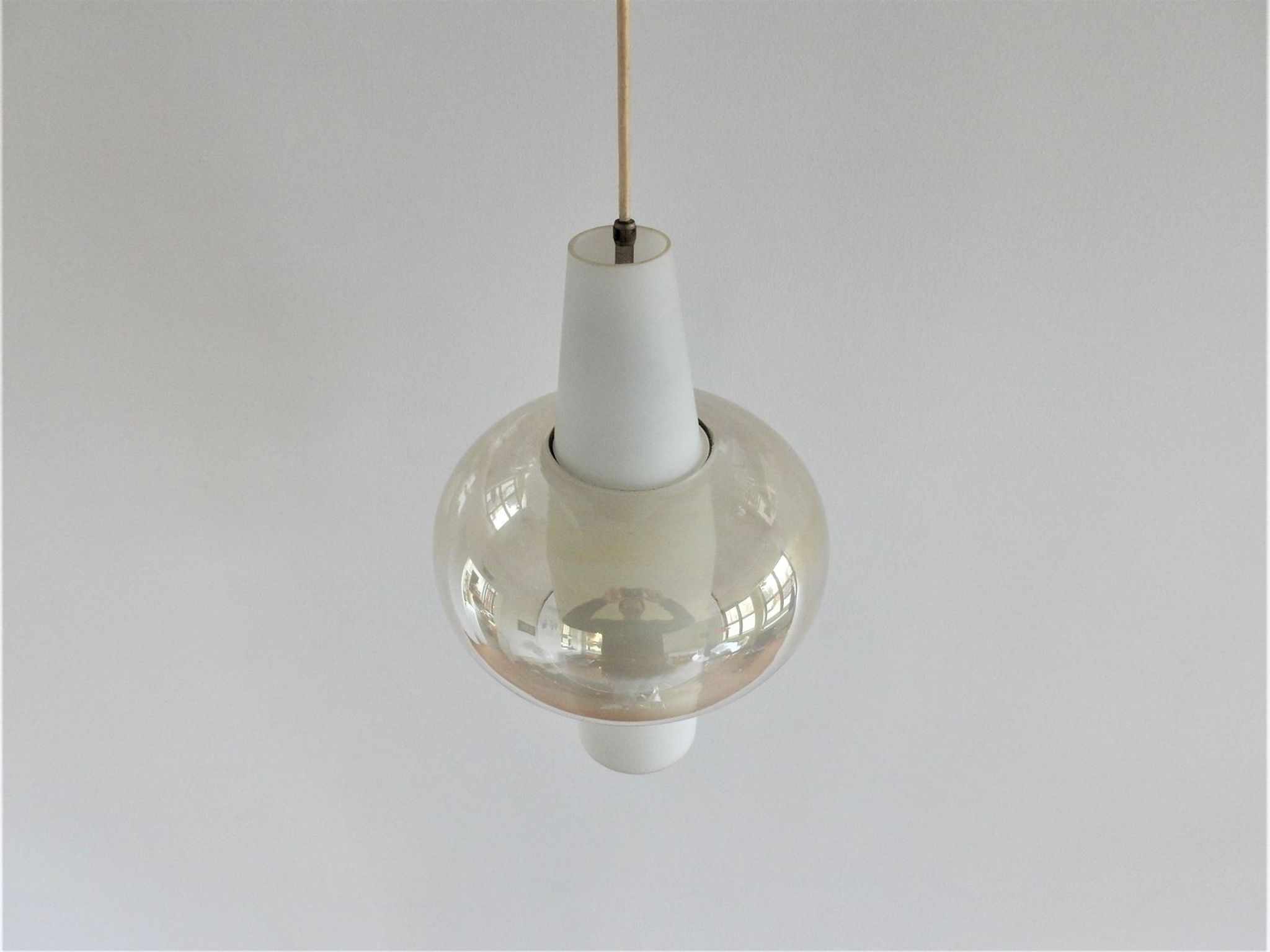 NG37 E / 00 glass suspension by Louis Kalff for Philips 1960s