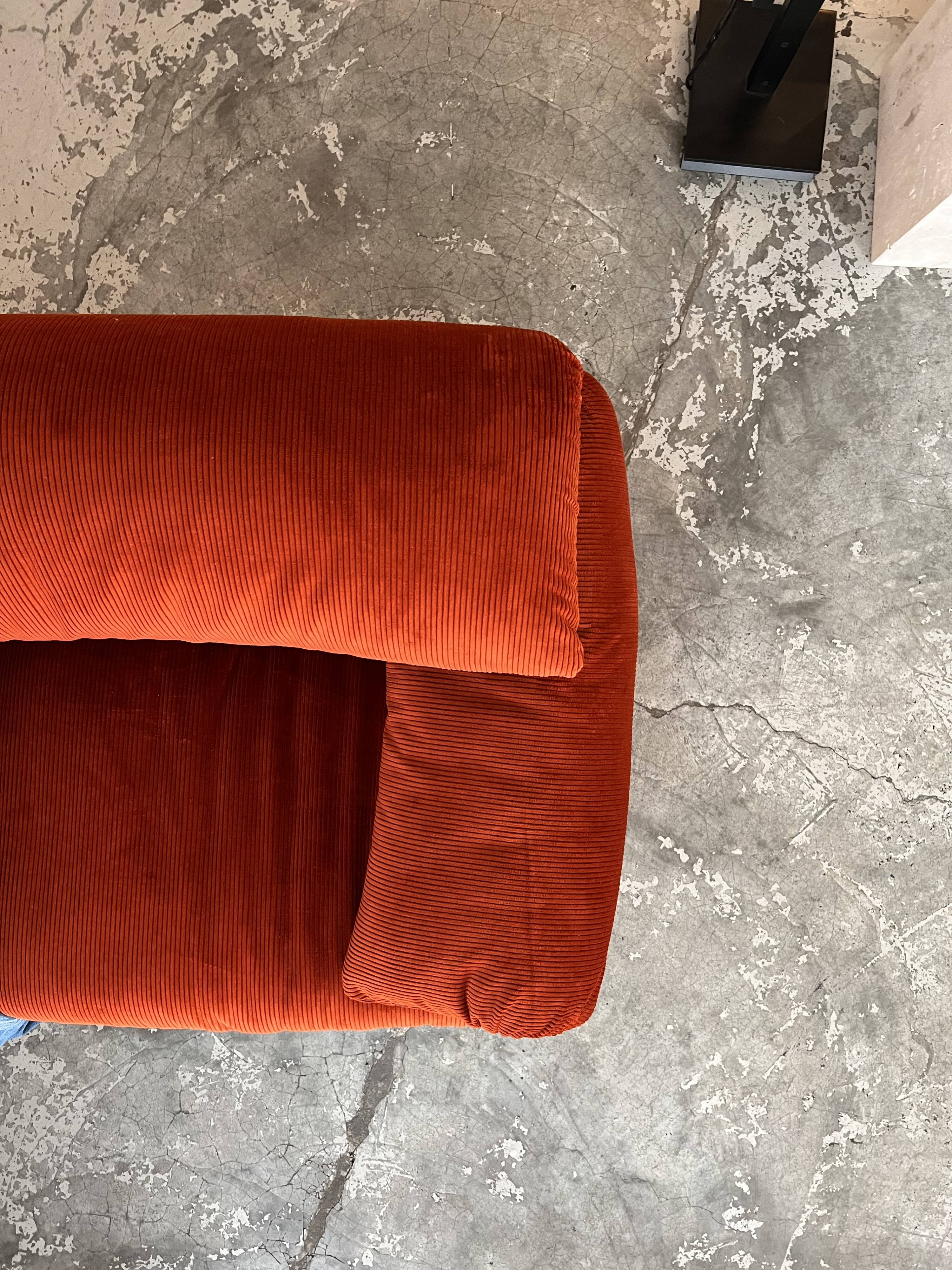 Maralunga 2-seater sofa by Vico Magistretti for Cassina Italy 1973