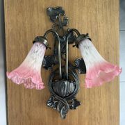 Apply 2 pink tulip Art Nouveau wall lights.