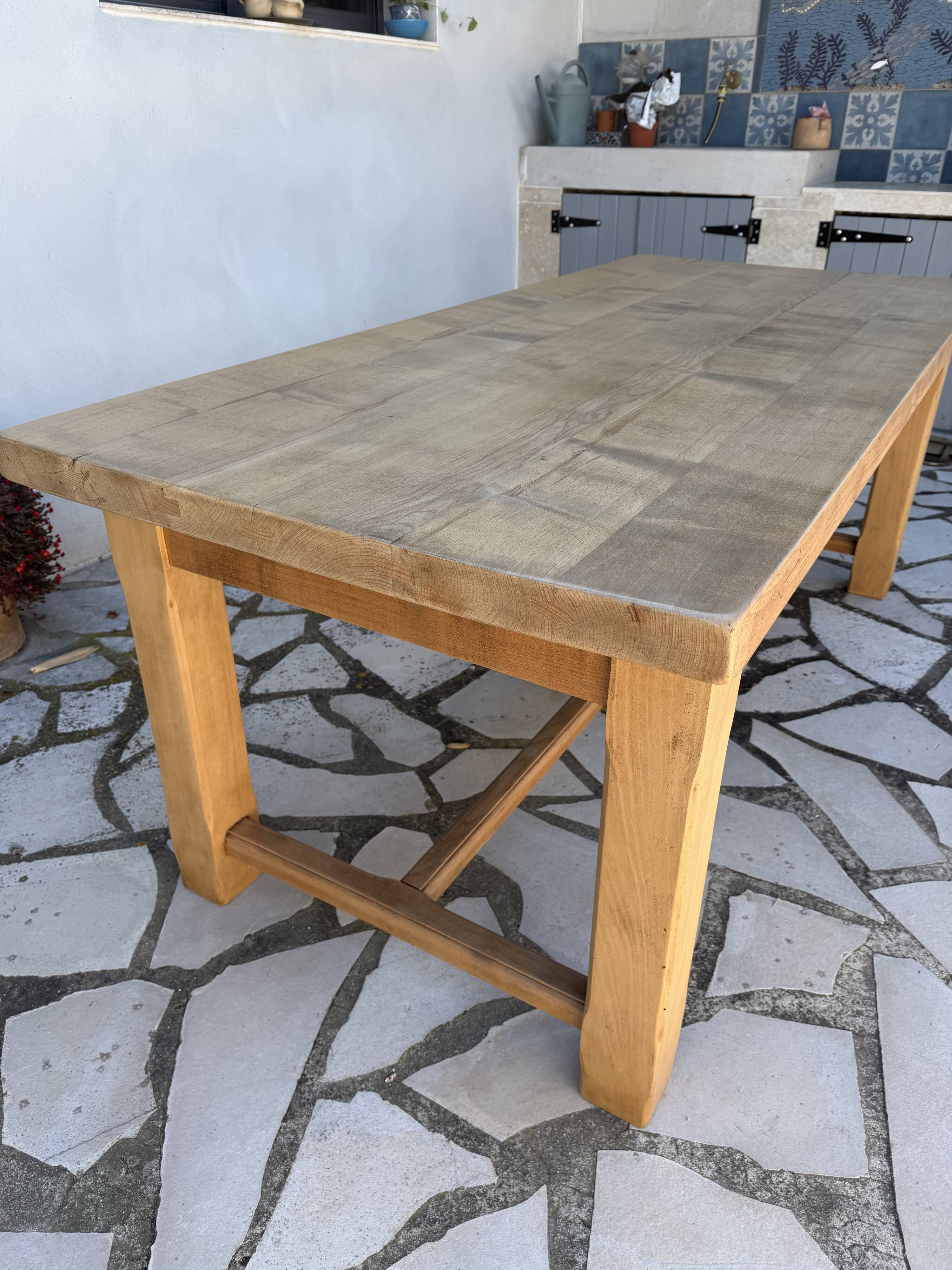 Farm table