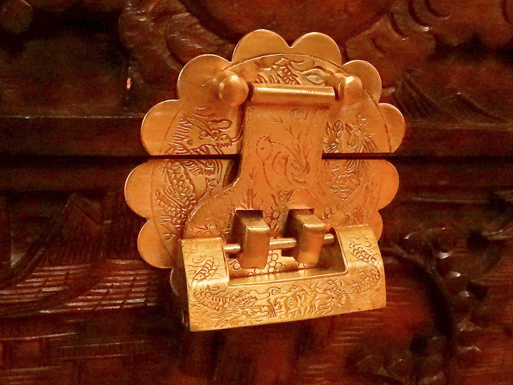 Chinese chest in solid camphor wood carved early 20th century