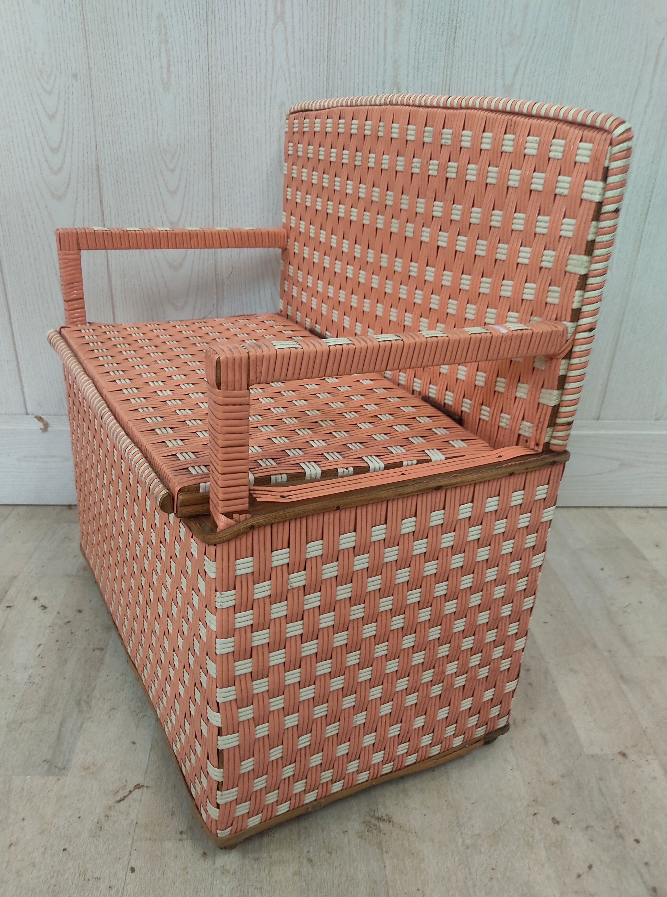 Bench chest child scoubidou