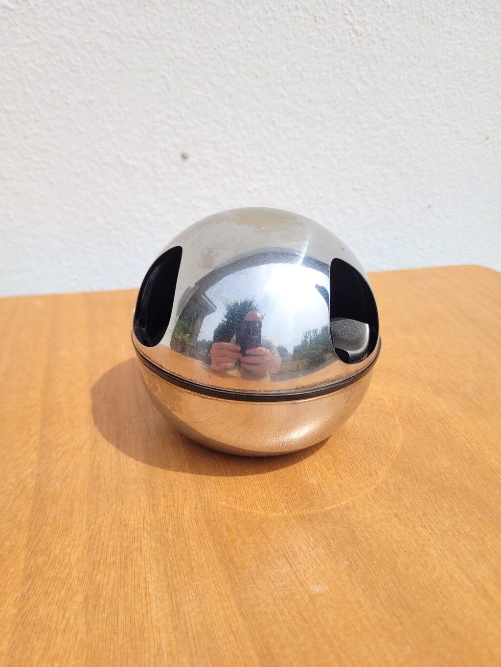 Cendrier boule en inox vintage années 70