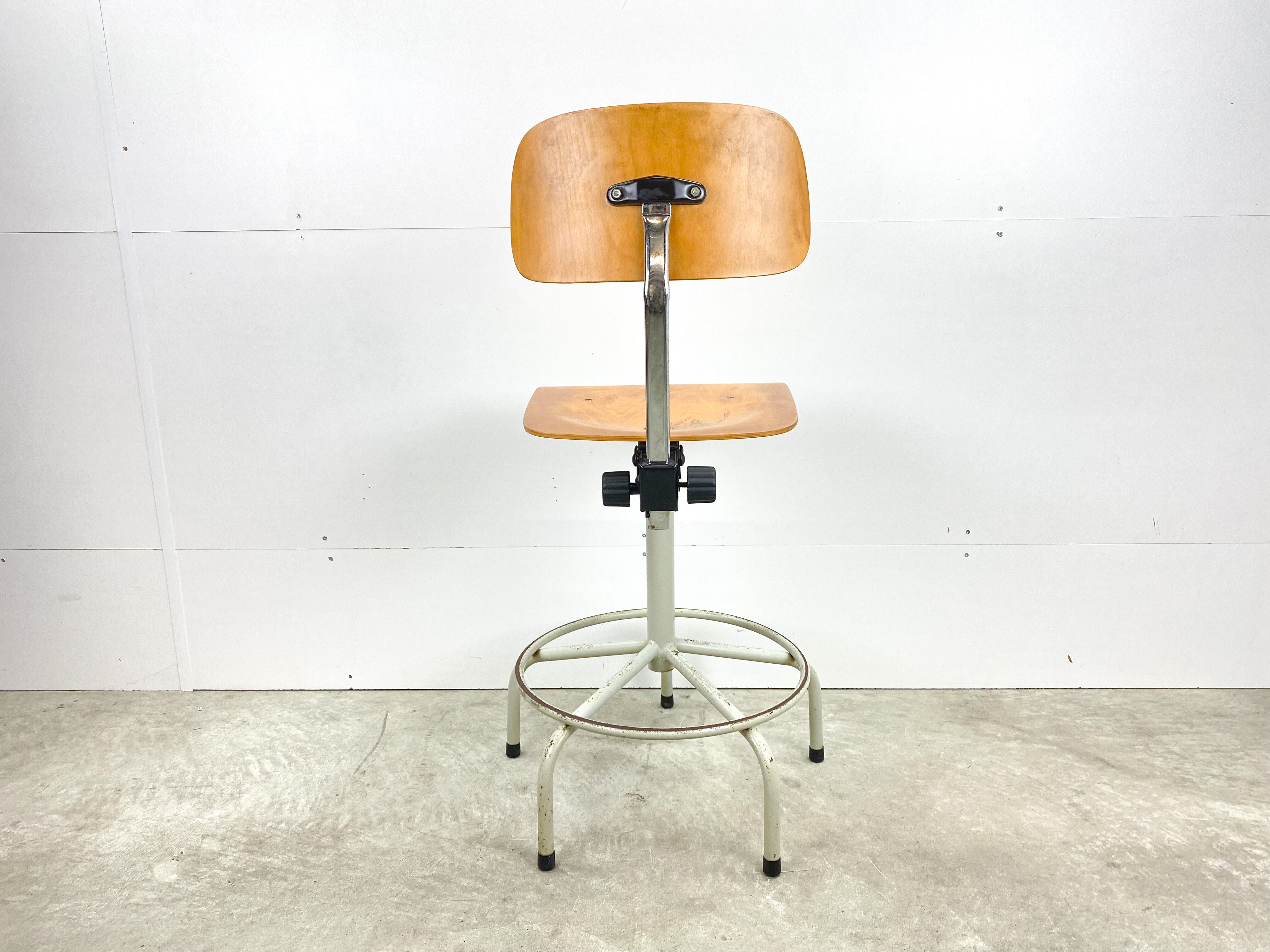 Industrial workplace stool