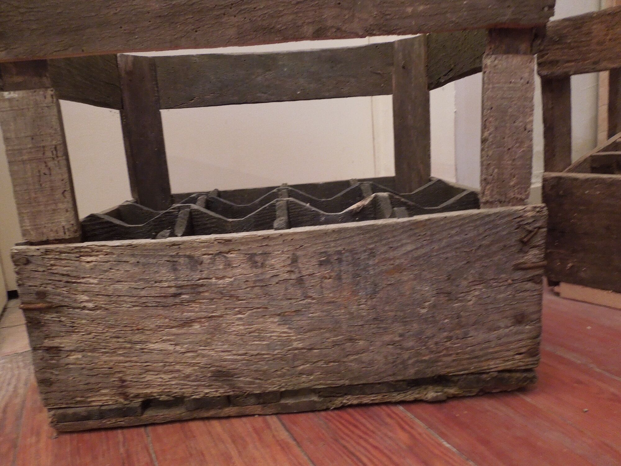 bottle-carrying locker