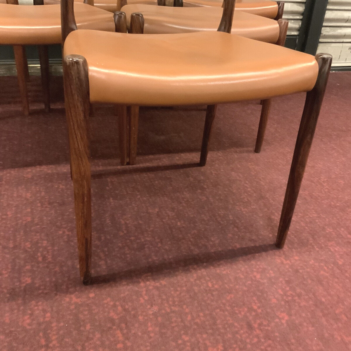 Série de Chaises scandinaves années 1960 de Niels Otto Møller