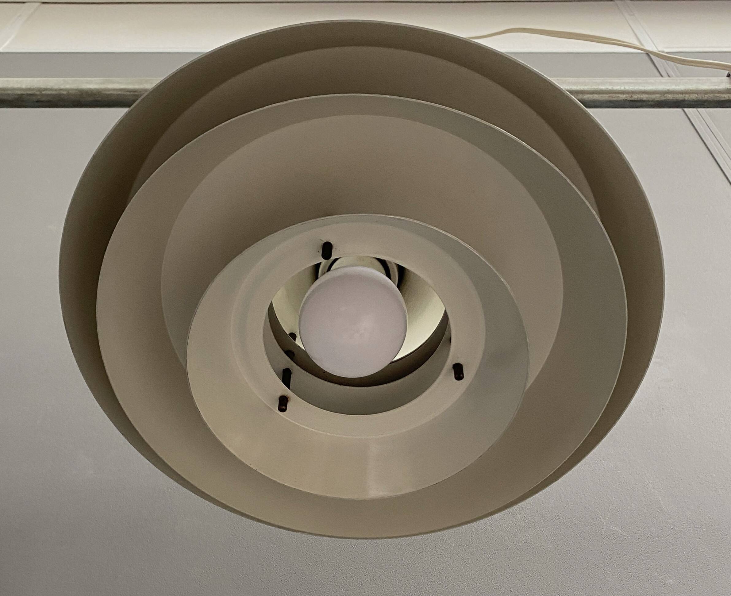 Lampe à suspension en métal VEB couleur laiton et blanc années 1960