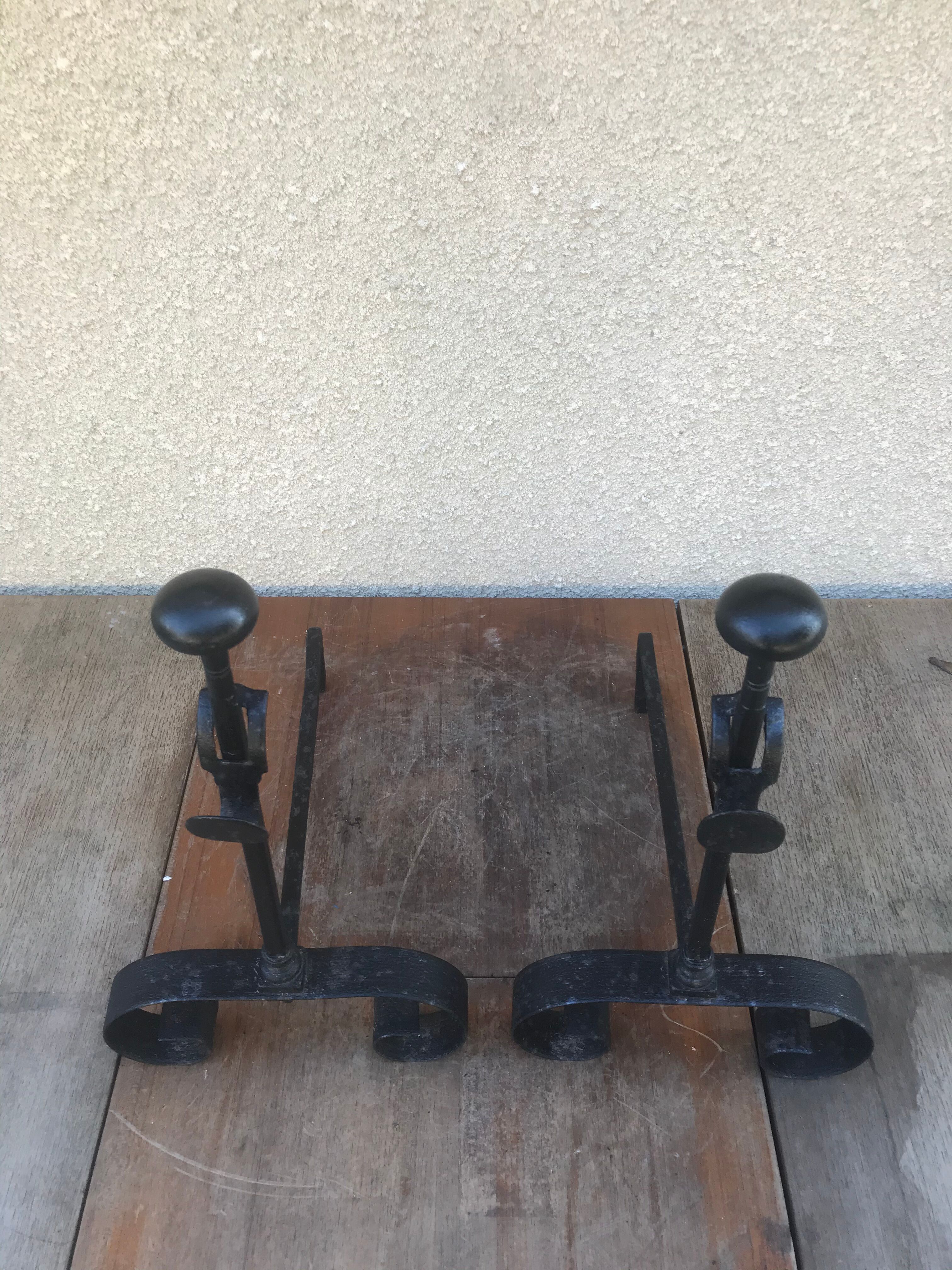 Former Pair De Landiers A Cremailier Fer Forged Cintré - Vintage Brooch Door