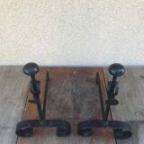Aire de landiers a crémaillère fer forgé cintré avec porte broche vintage
