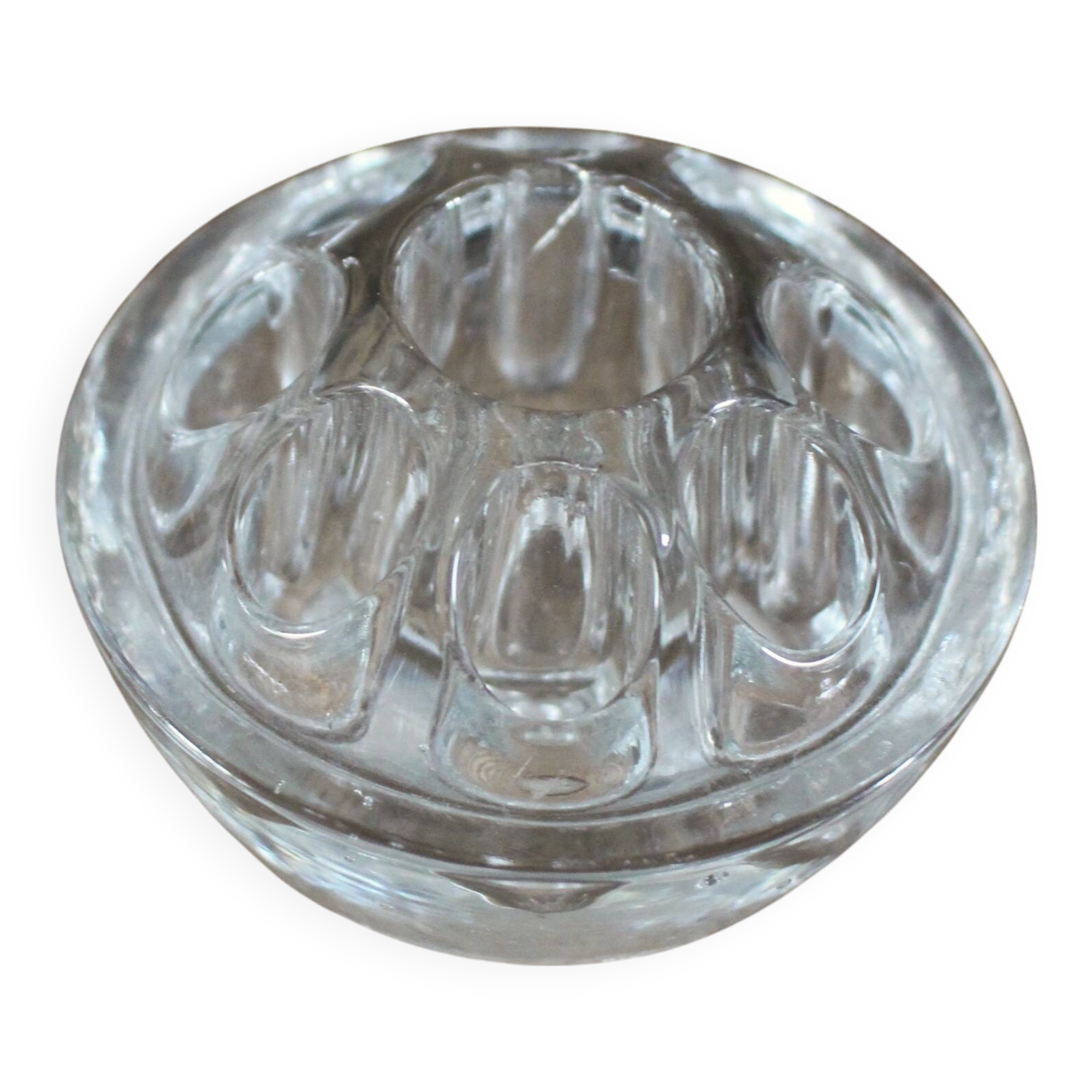 Page 1 of 7 Small 9-hole flower pick, vintage soliflores