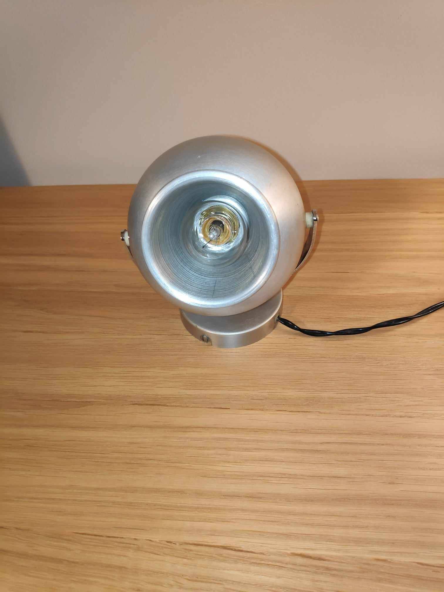 Eyeball wall or table lamp