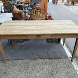 Farm table