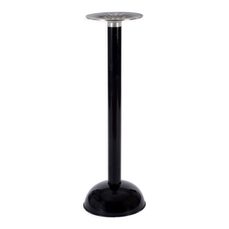 Standing ashtray