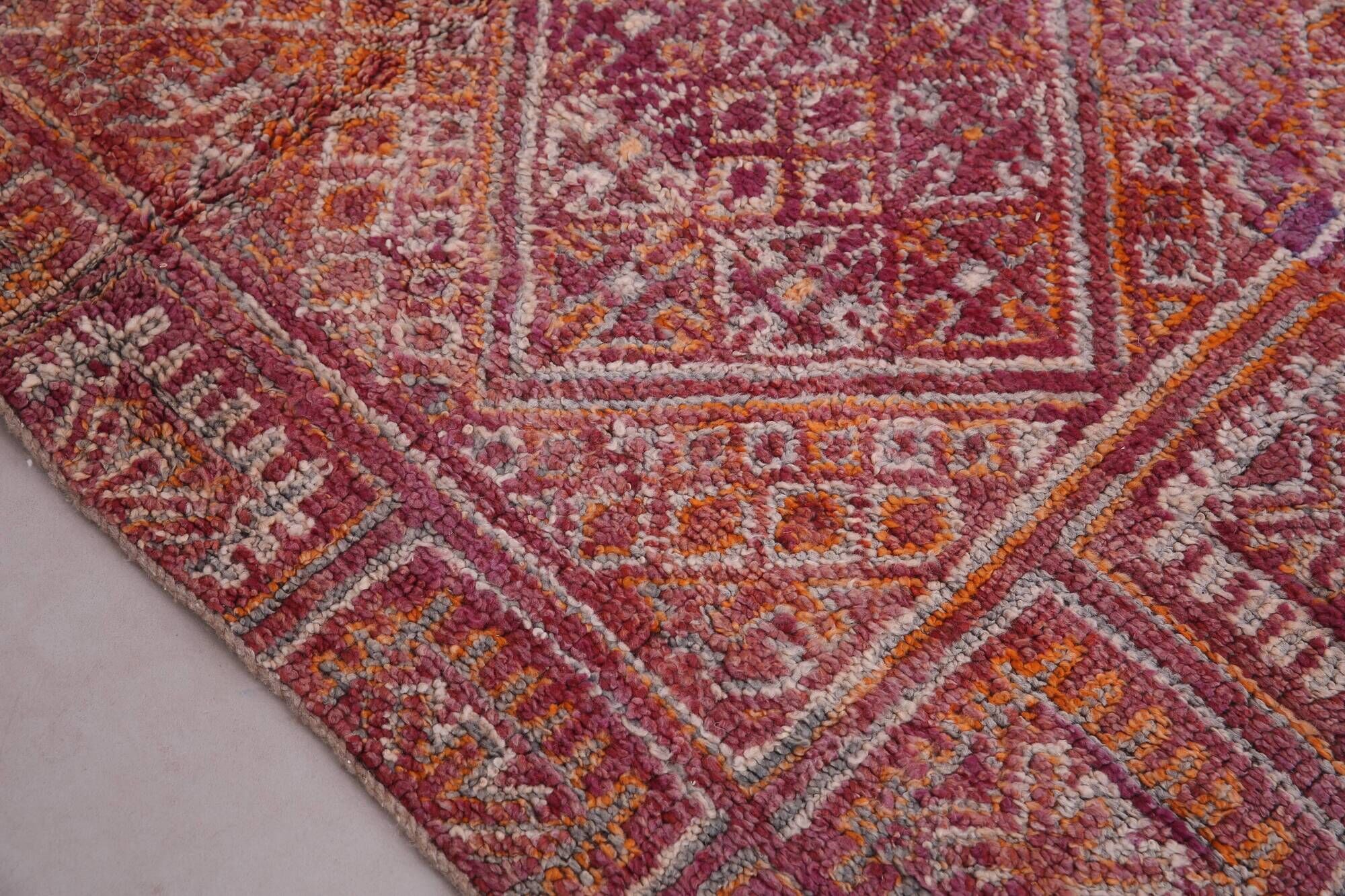 Purple Vintage Moroccan Rug 187 x 296 cm, Berber Handmade Wool Rug Bohemian