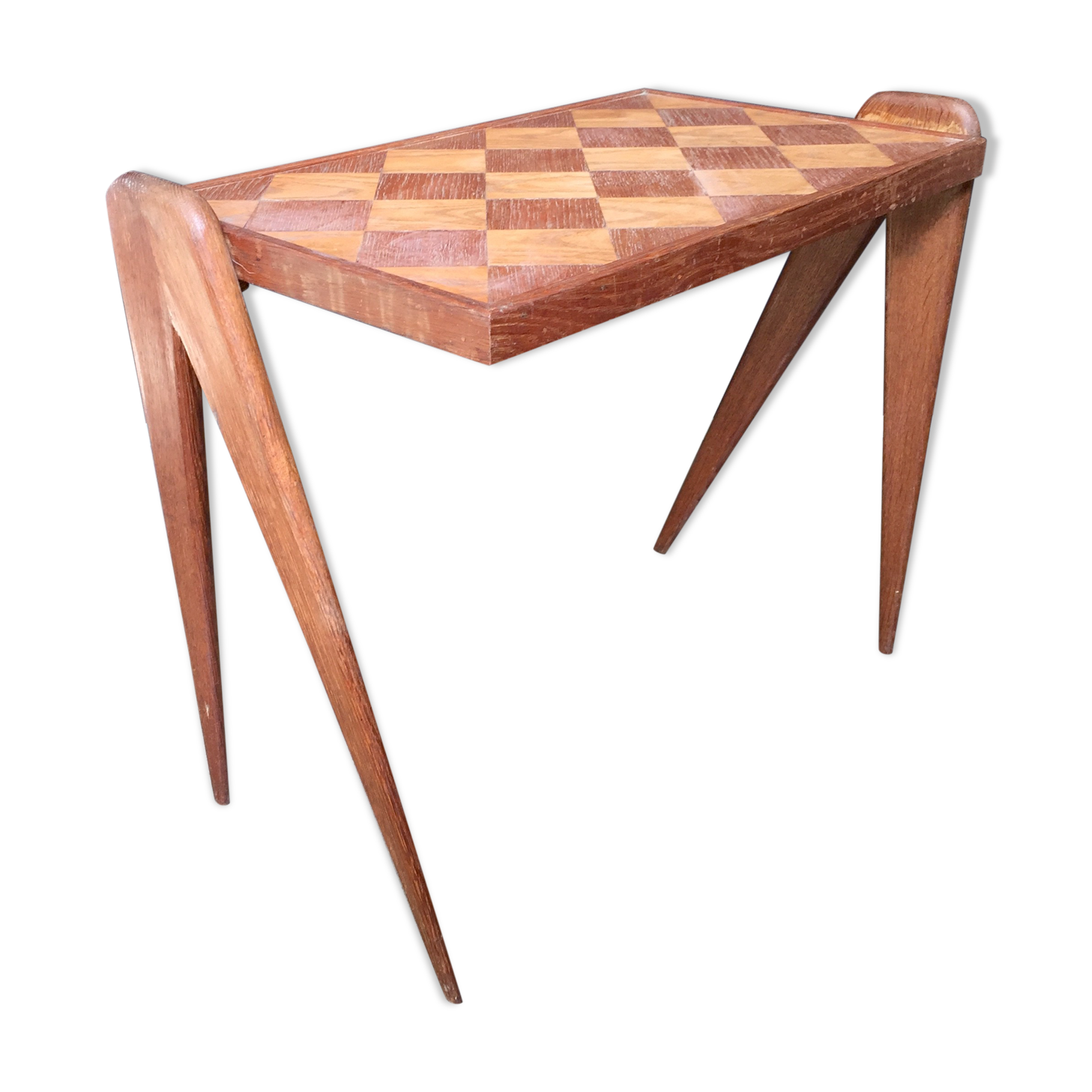 Table bass feet compass