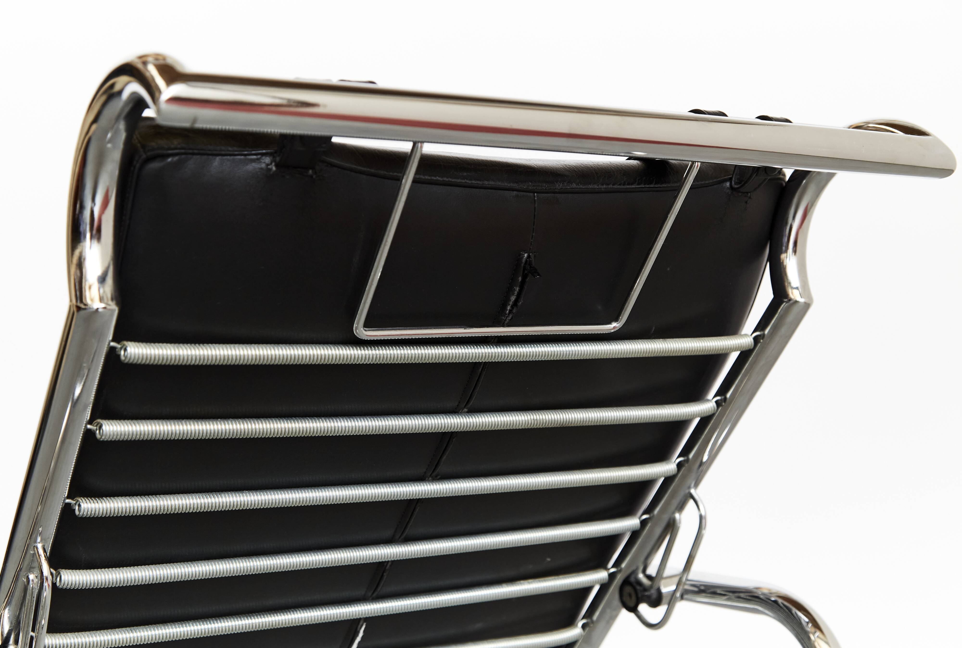 Chaise longue and ottoman Gabriele Mucchi "Genni" for Zanotta