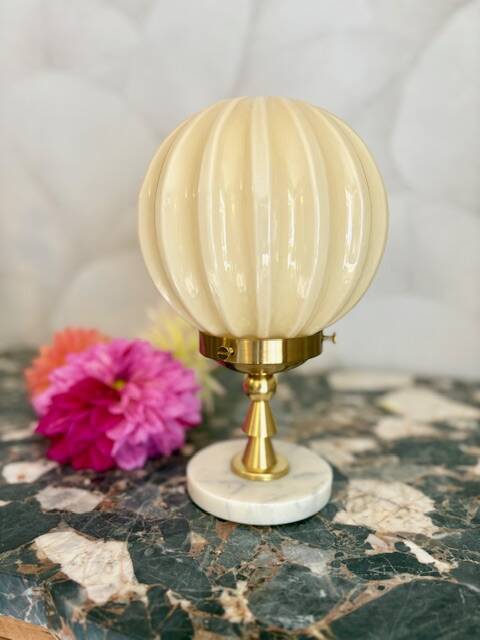 Art Deco lamp in uraline